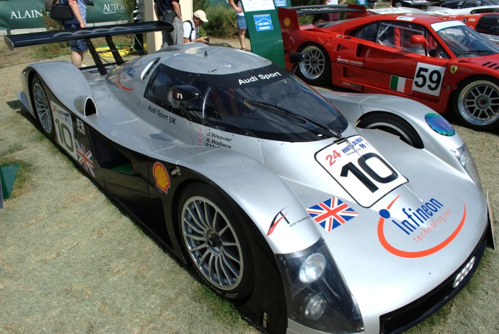 1999_Audi_R8C_at_Le_Mans_Classic_2010.jpg