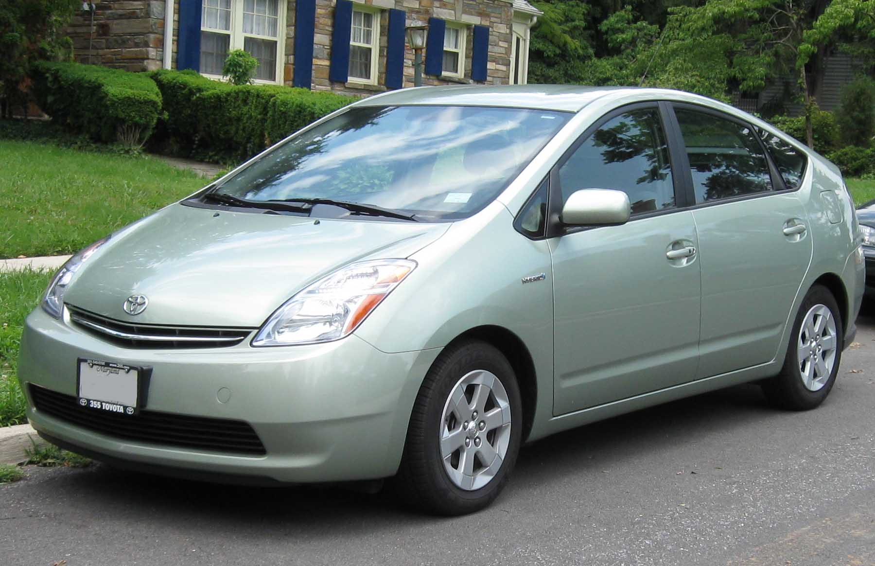 2nd_Toyota_Prius.jpg