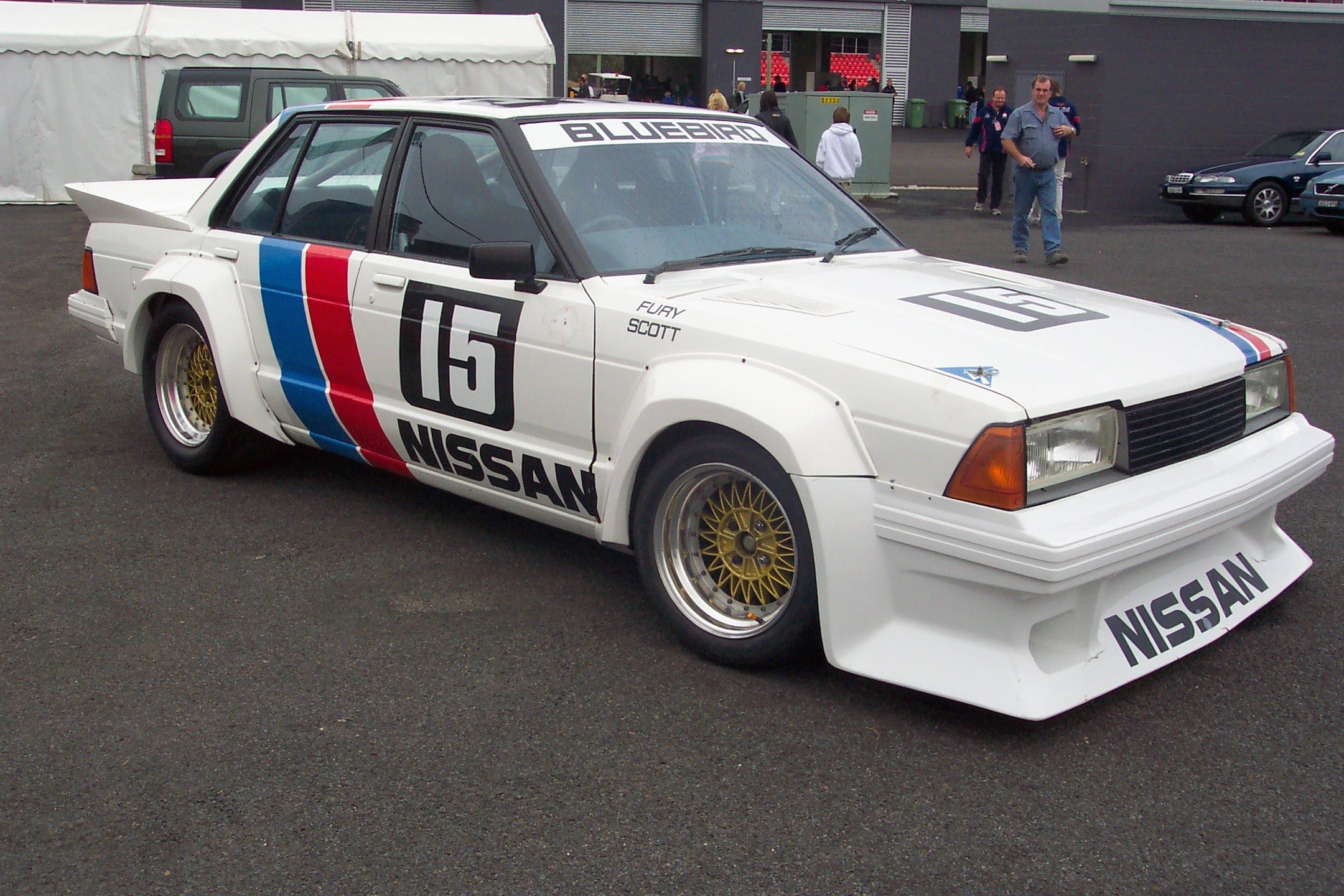 1984_Nissan_Bluebird_Turbo_-_1984_James_Hardie_1000_(5133172804).jpg