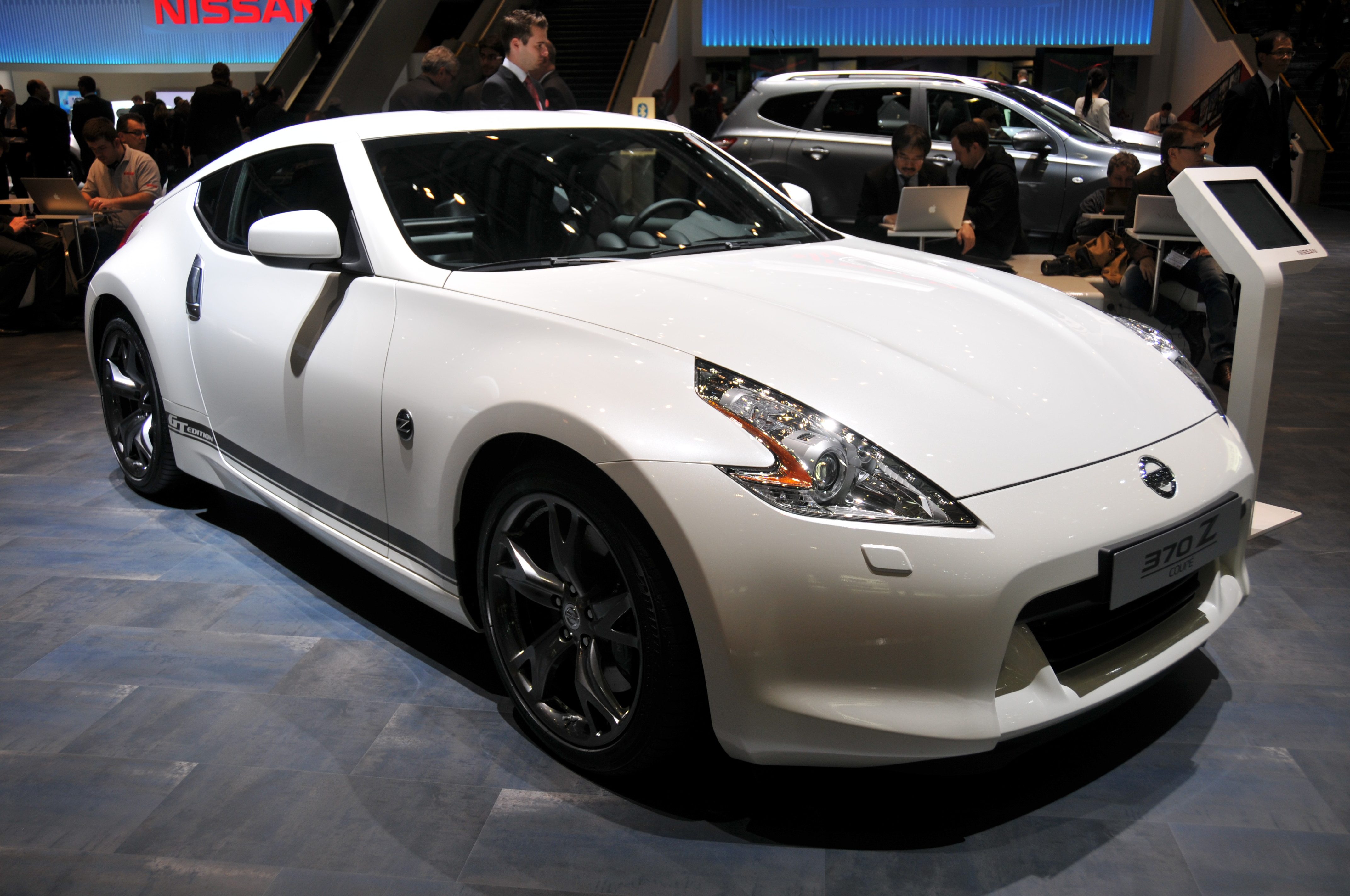 Nissan_370Z_%285494564740%29.jpg