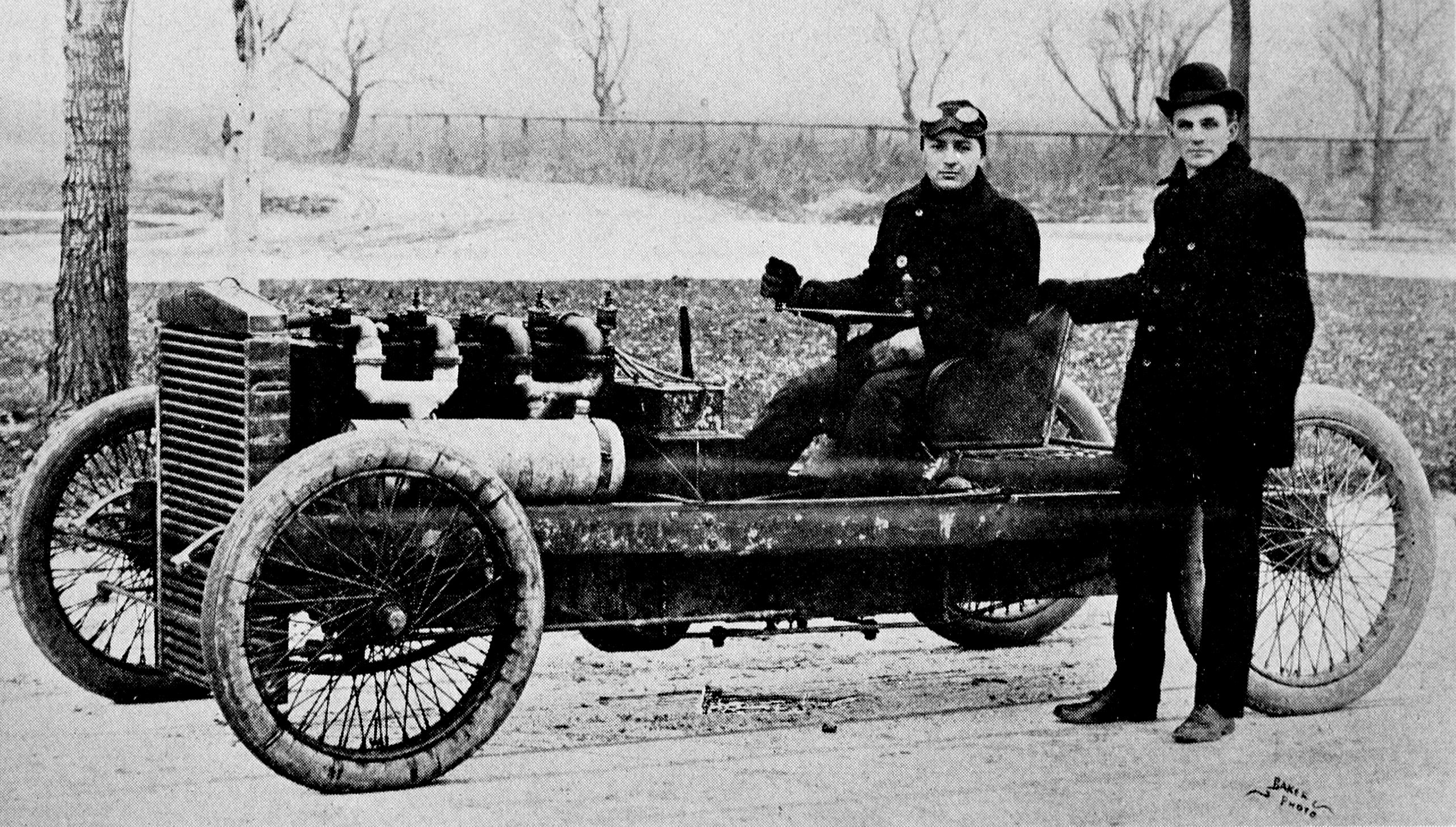 Henry_Ford_and_Barney_Oldfield_with_Old_999%2C_1902.jpg