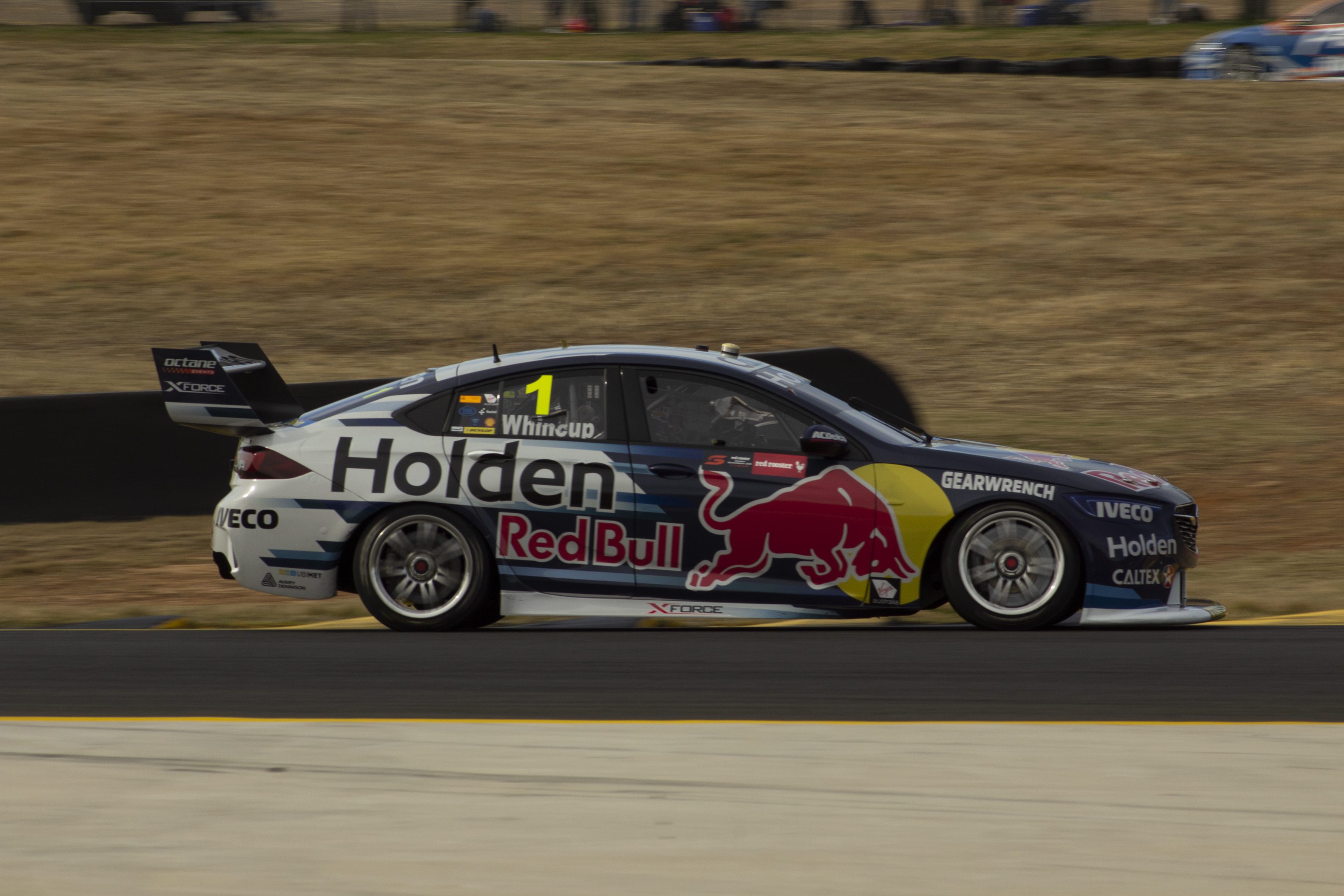 Holden_ZB_Commodore_driven_by_Jamie_Whincup.jpg