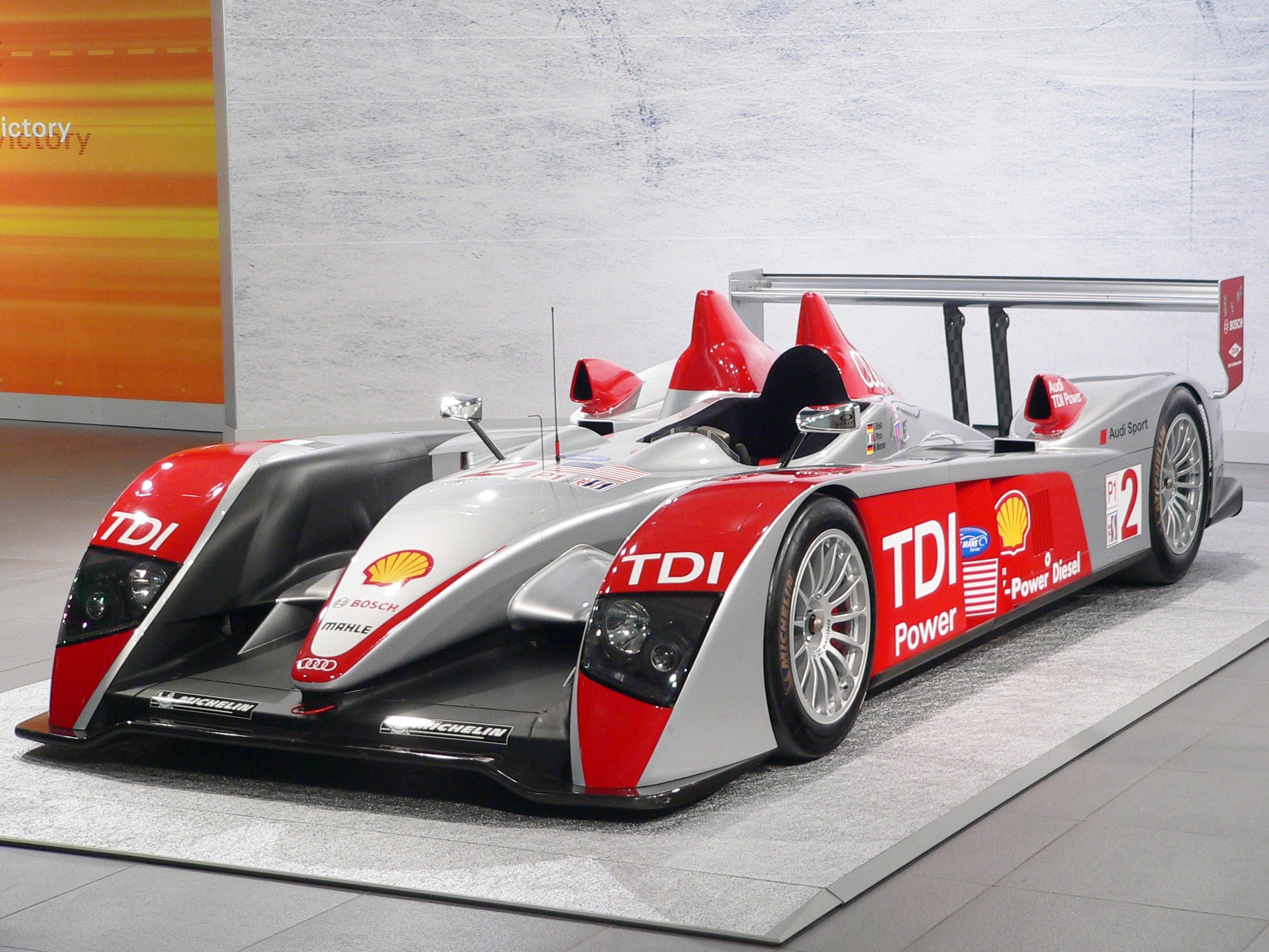 Neckarsulm-AudiForum-Audi-R10-TDI.jpg