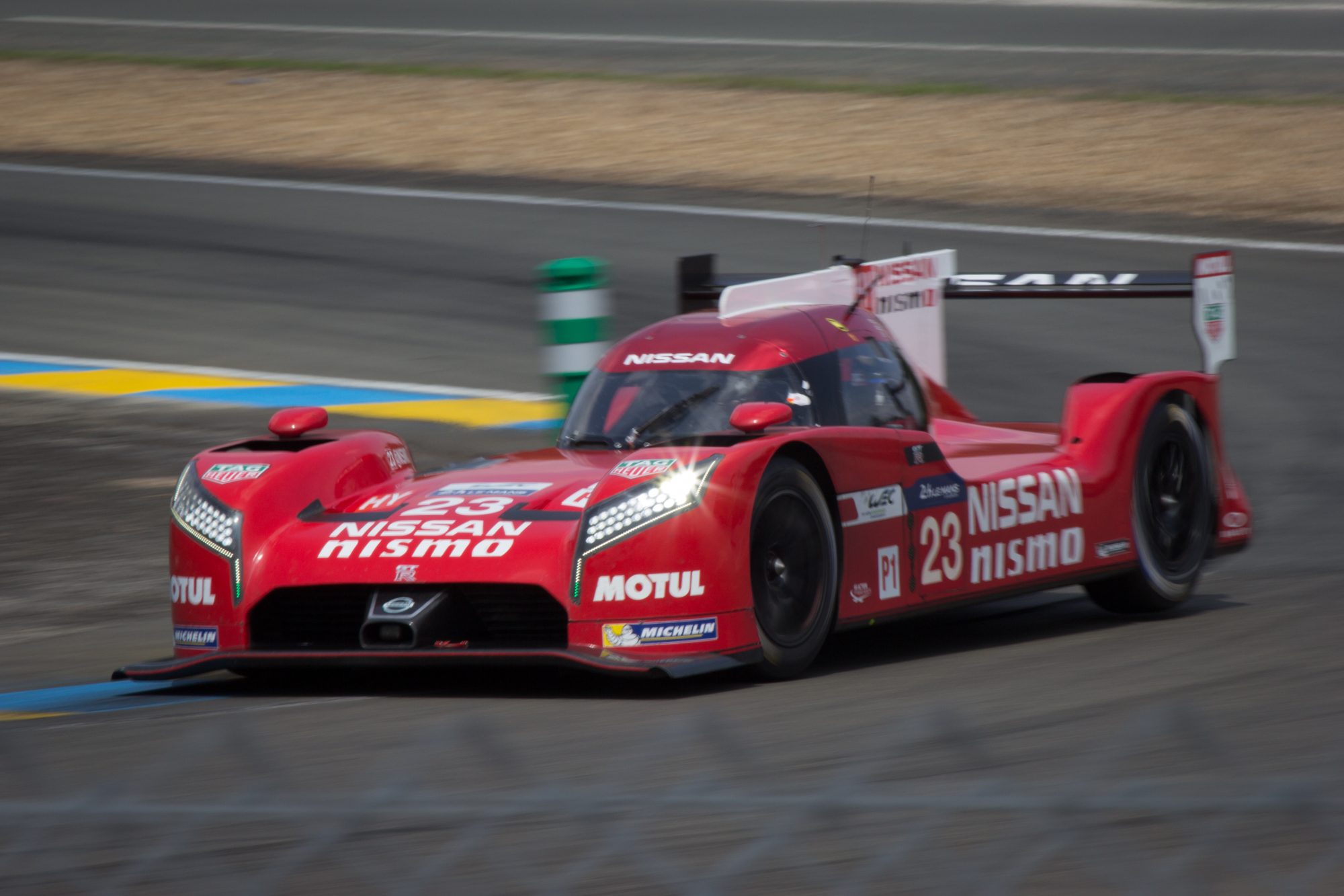 Nissan_Motorsports_-_Nissan_GT-R_LM_Nismo_-23_%2818860958202%29.jpg