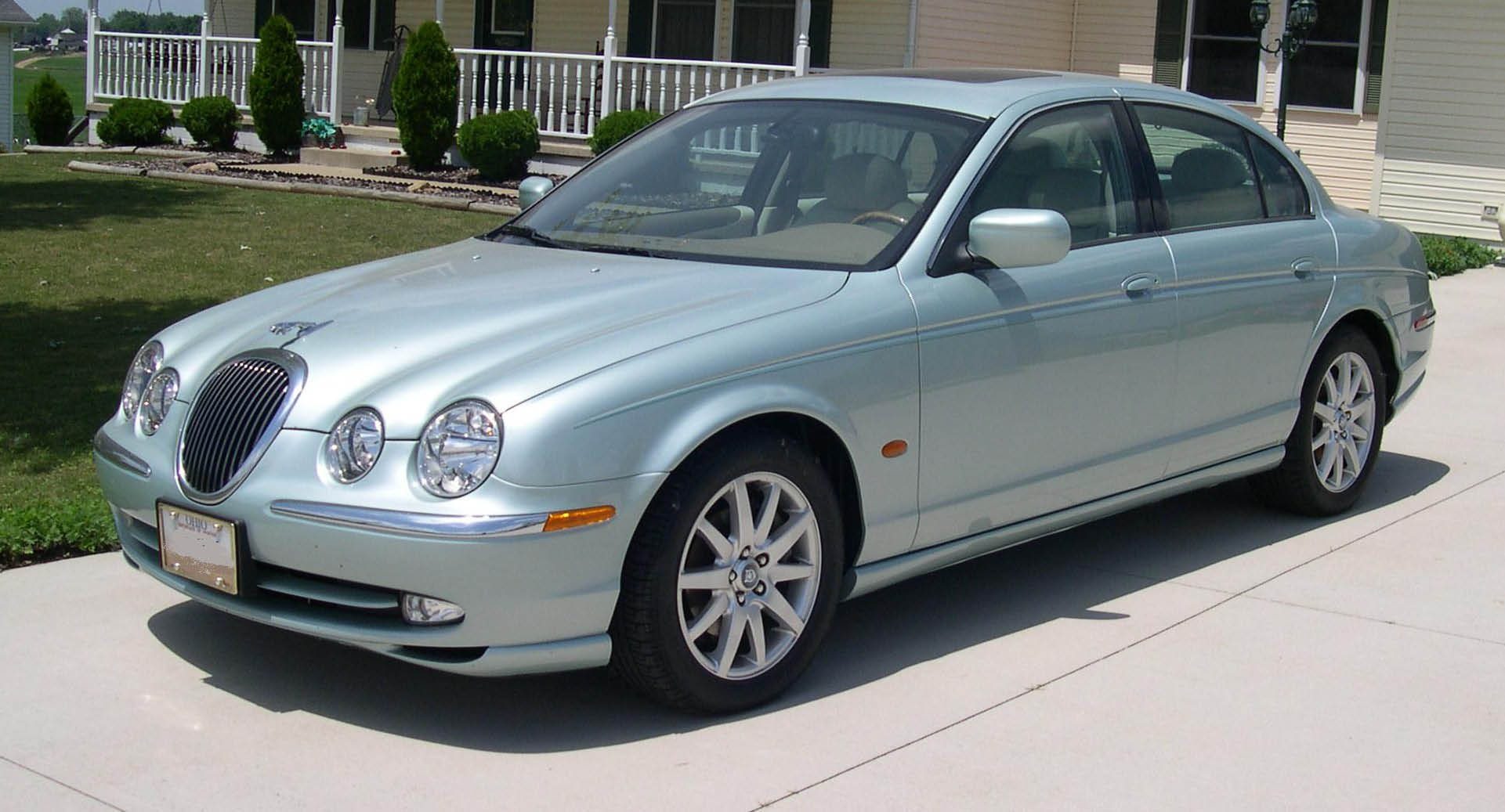 2001_Jaguar_S-Type.JPG