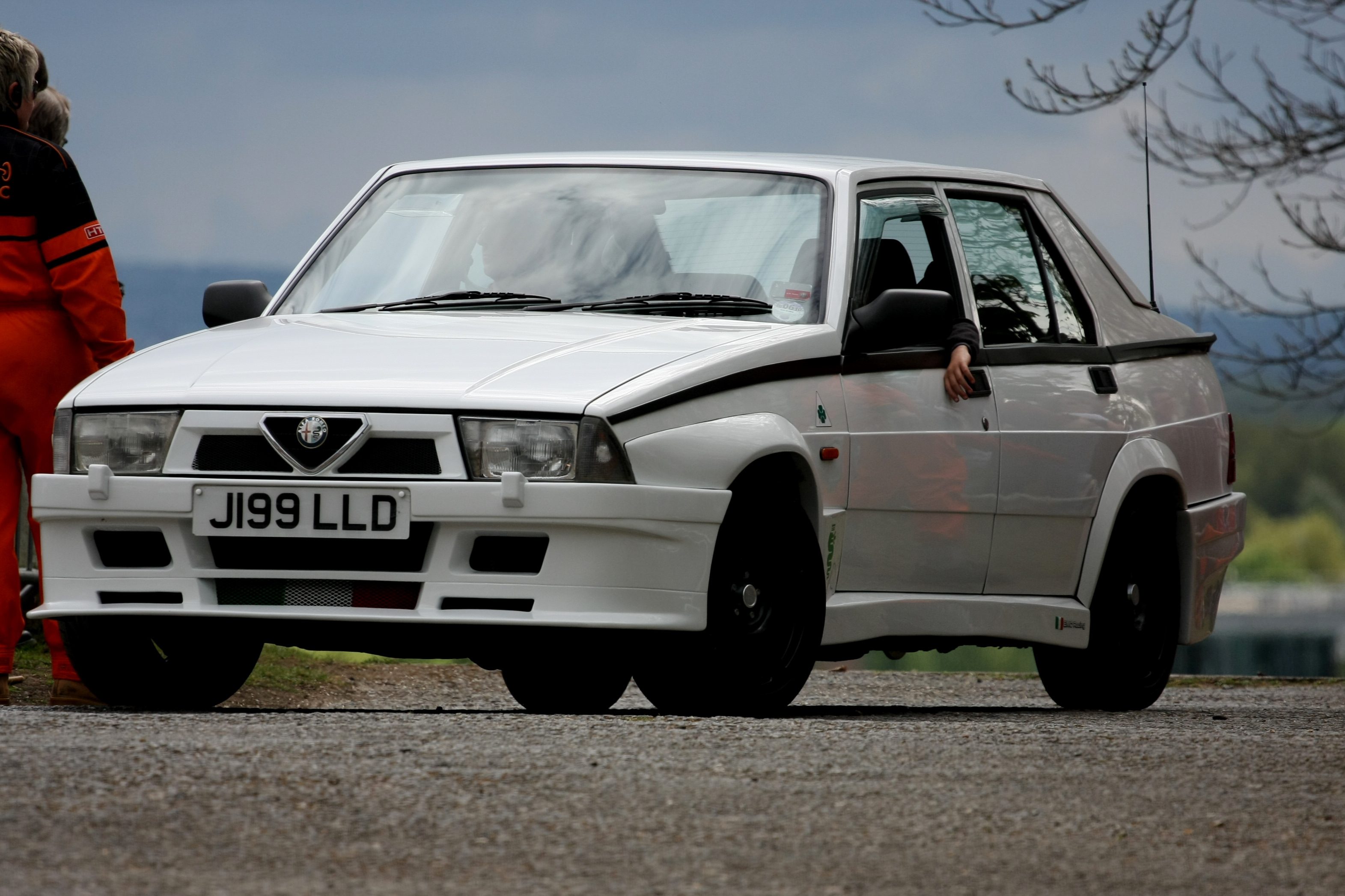 Alfa_75_Brooklands_May_2010_IMG_8988.jpg