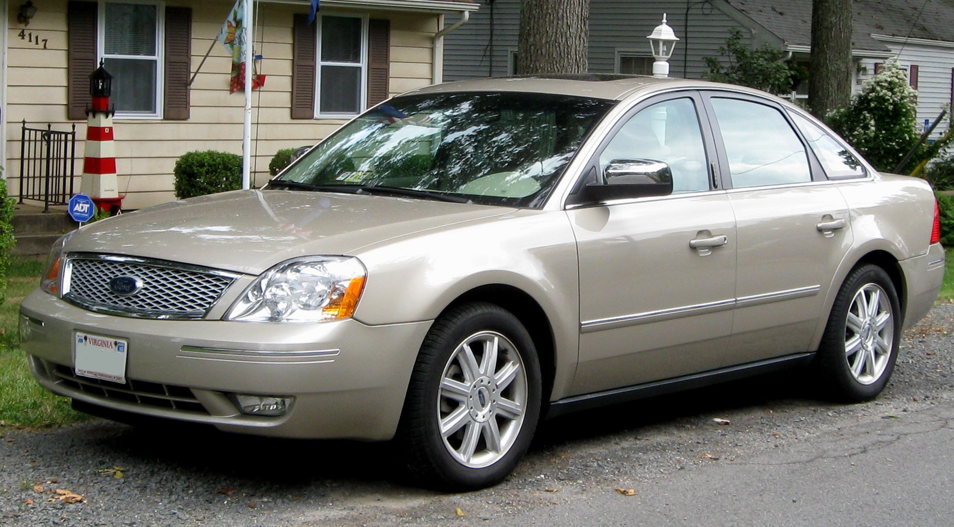 Ford_Five_Hundred_--_09-07-2009.jpg