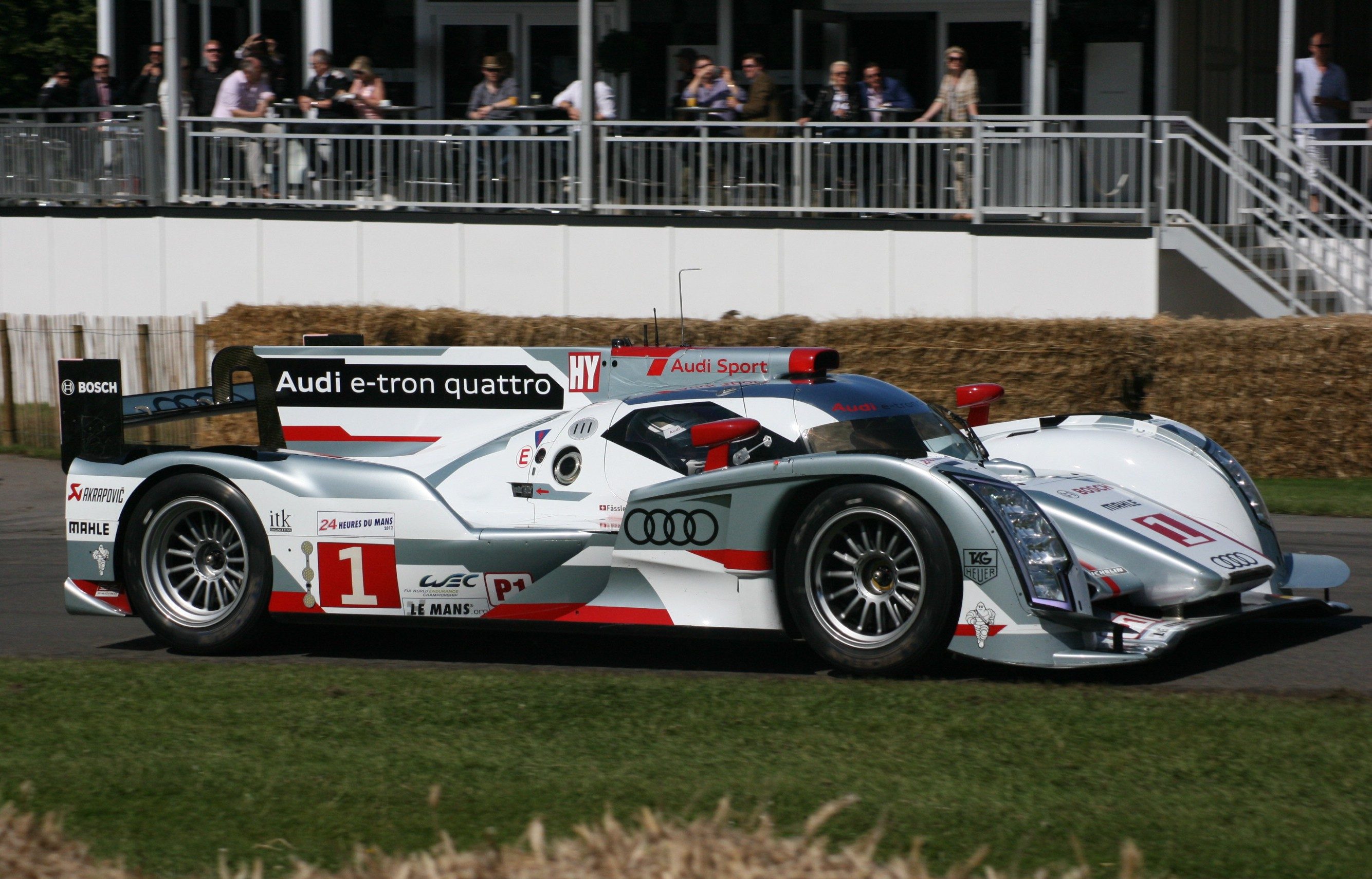 Audi_R18_e-tron_quattro_Goodwood_2012.jpg