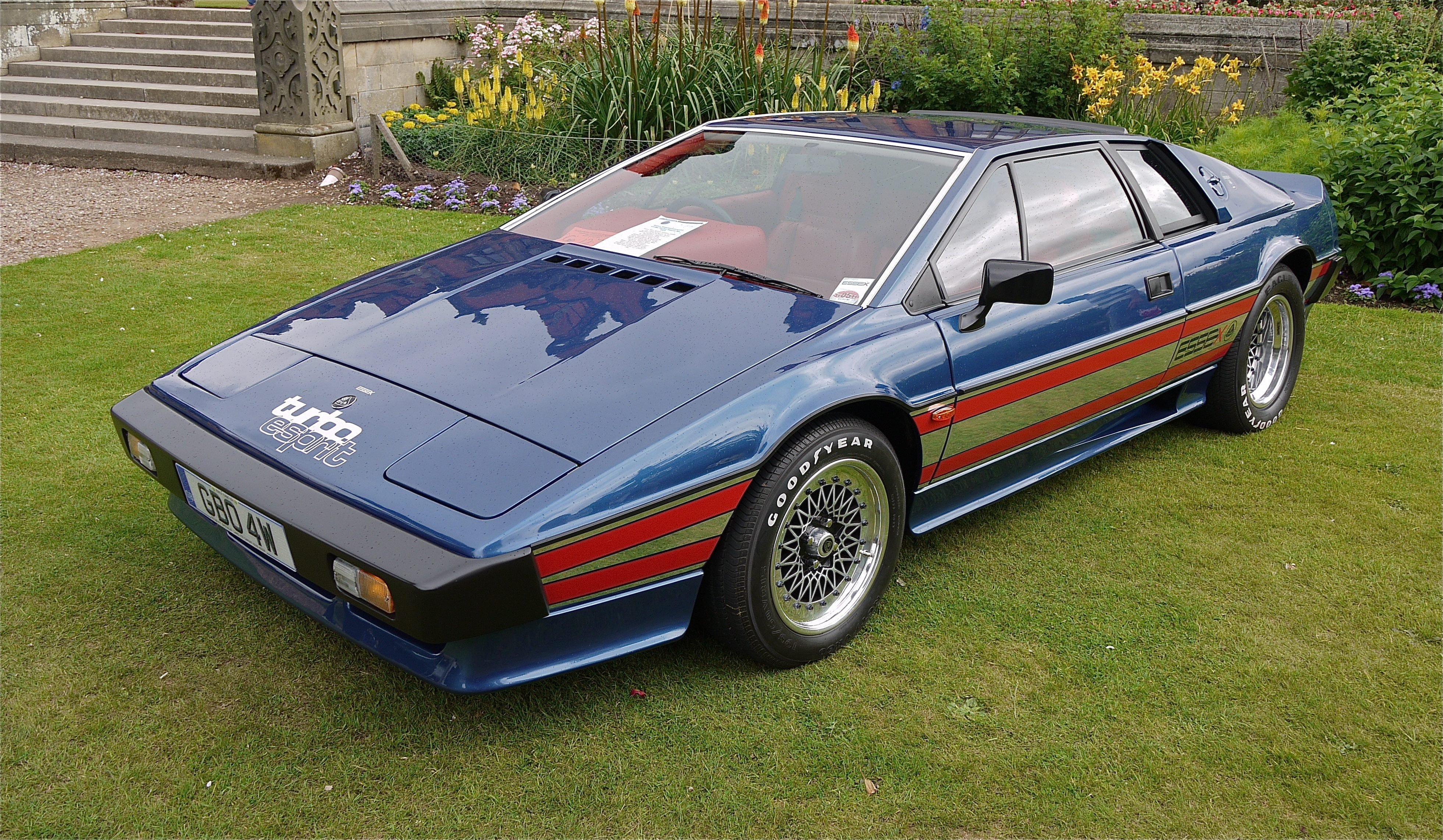 Lotus_Esprit_1980_at_Beaumanor_Hall_-_Flickr_-_mick_-_Lumix.jpg