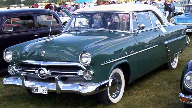 1952_Ford_Crestline_Victoria.jpg