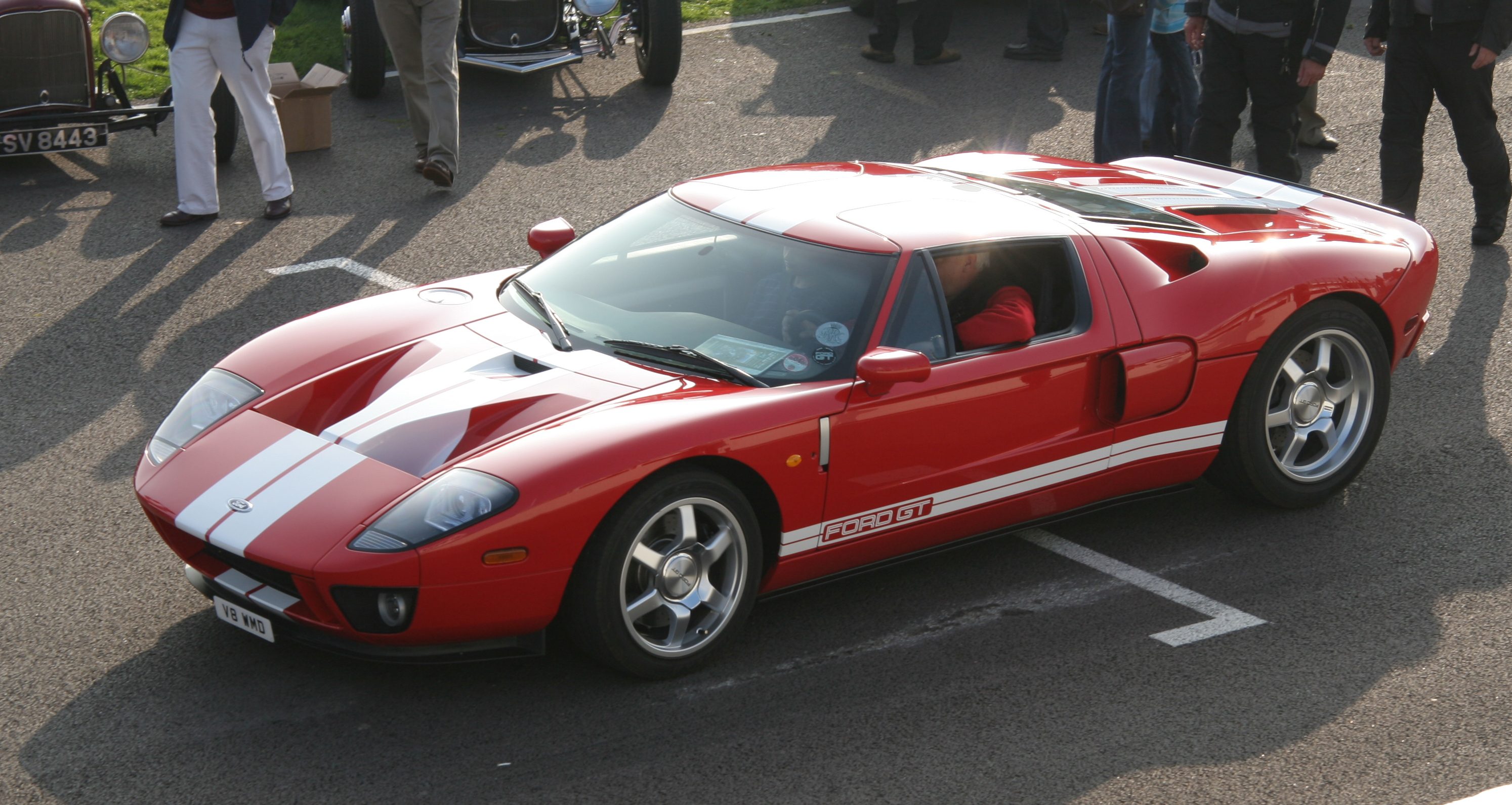 Goodwood_Breakfast_Club_-_Ford_GT_-_Flickr_-_exfordy.jpg