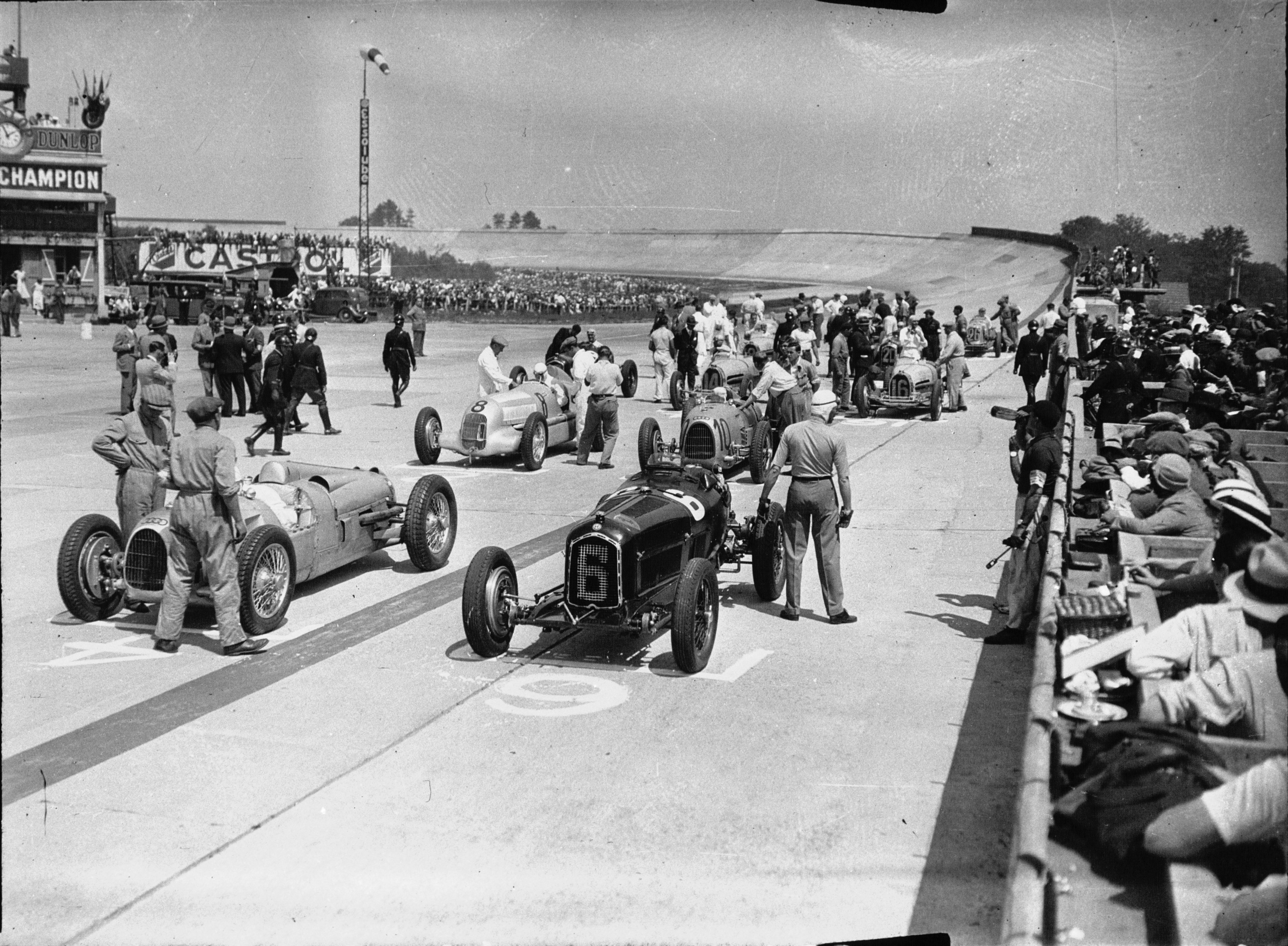 Grid_of_the_1934_French_Grand_Prix.jpg