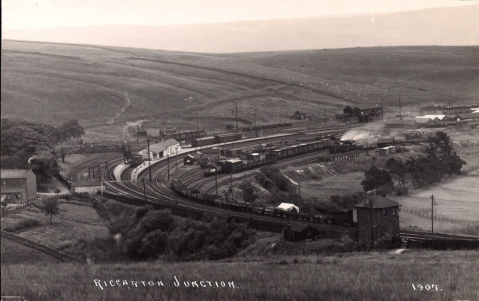 Riccarton_Junction_station_%28postcard%29.jpg