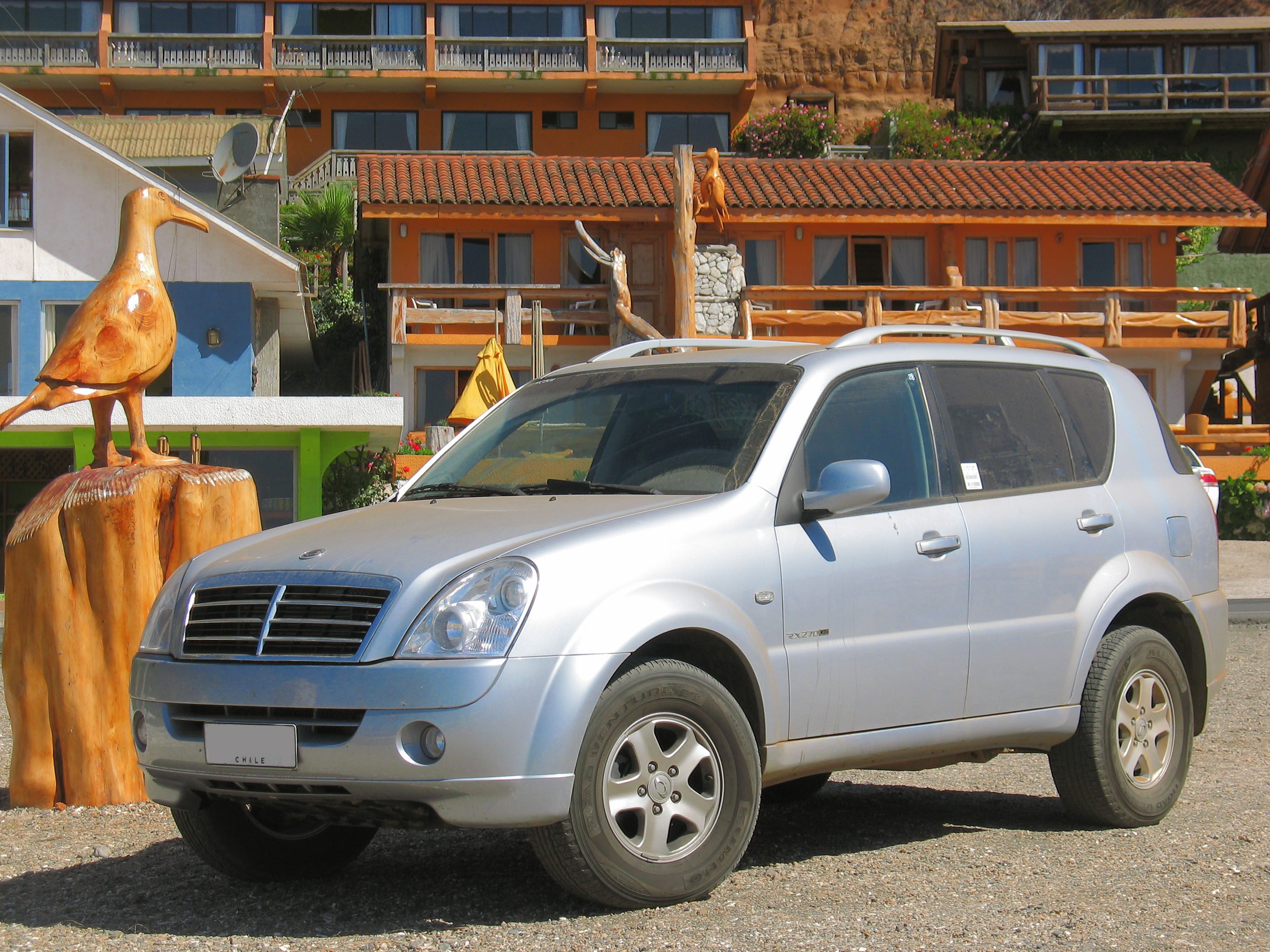 Ssangyong_Rexton_II_RX_270_XDi_2010_%2814185788706%29.jpg