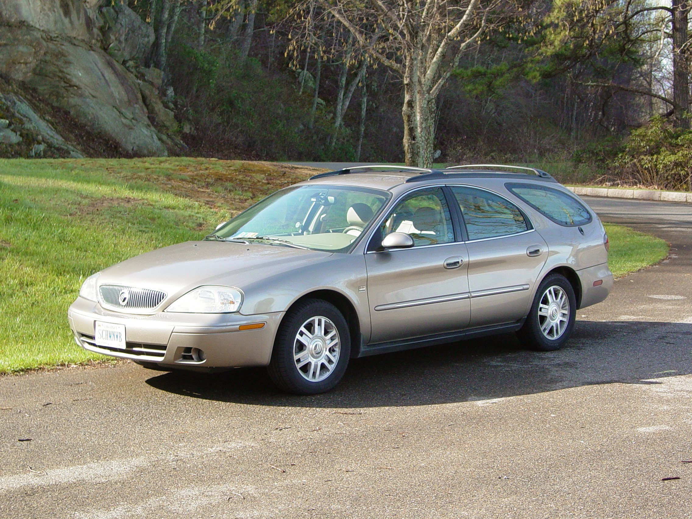 Mercury_Sable_Wagon_%282004%29.jpg