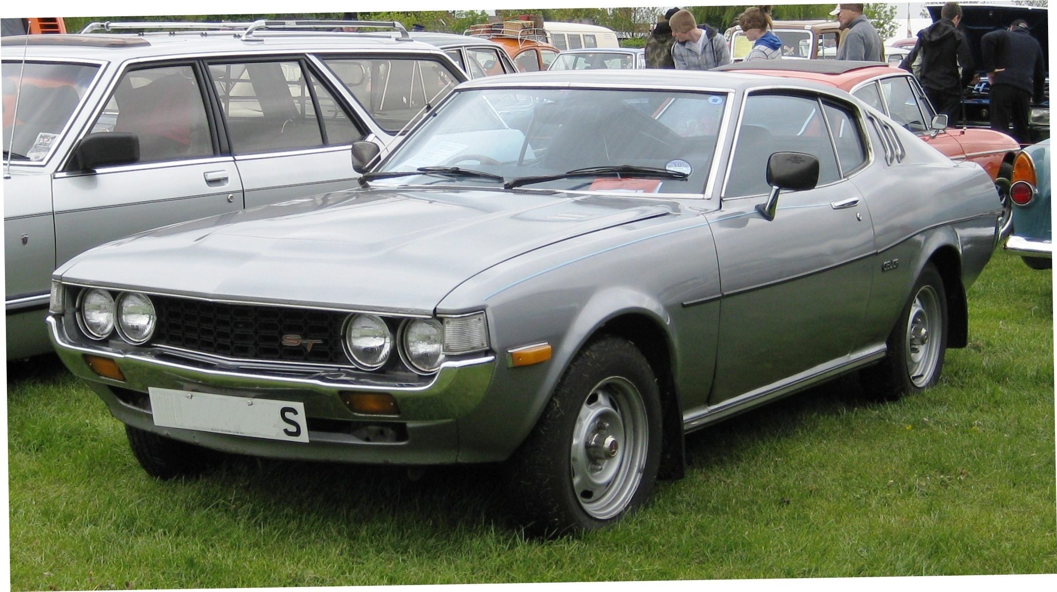Toyota_Celica_ST_liftback_ca_1976.JPG
