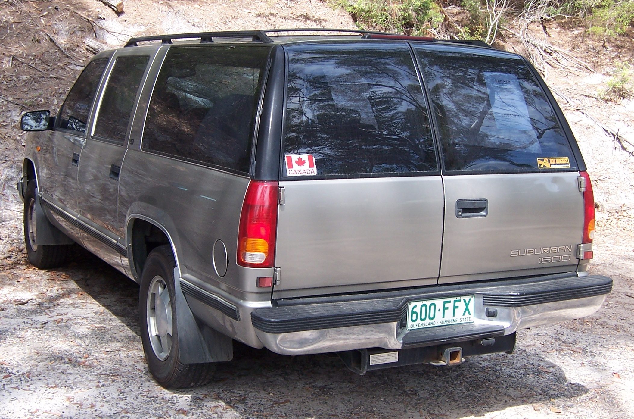 1999_Holden_Suburban_K8_1500_LS_02.jpg