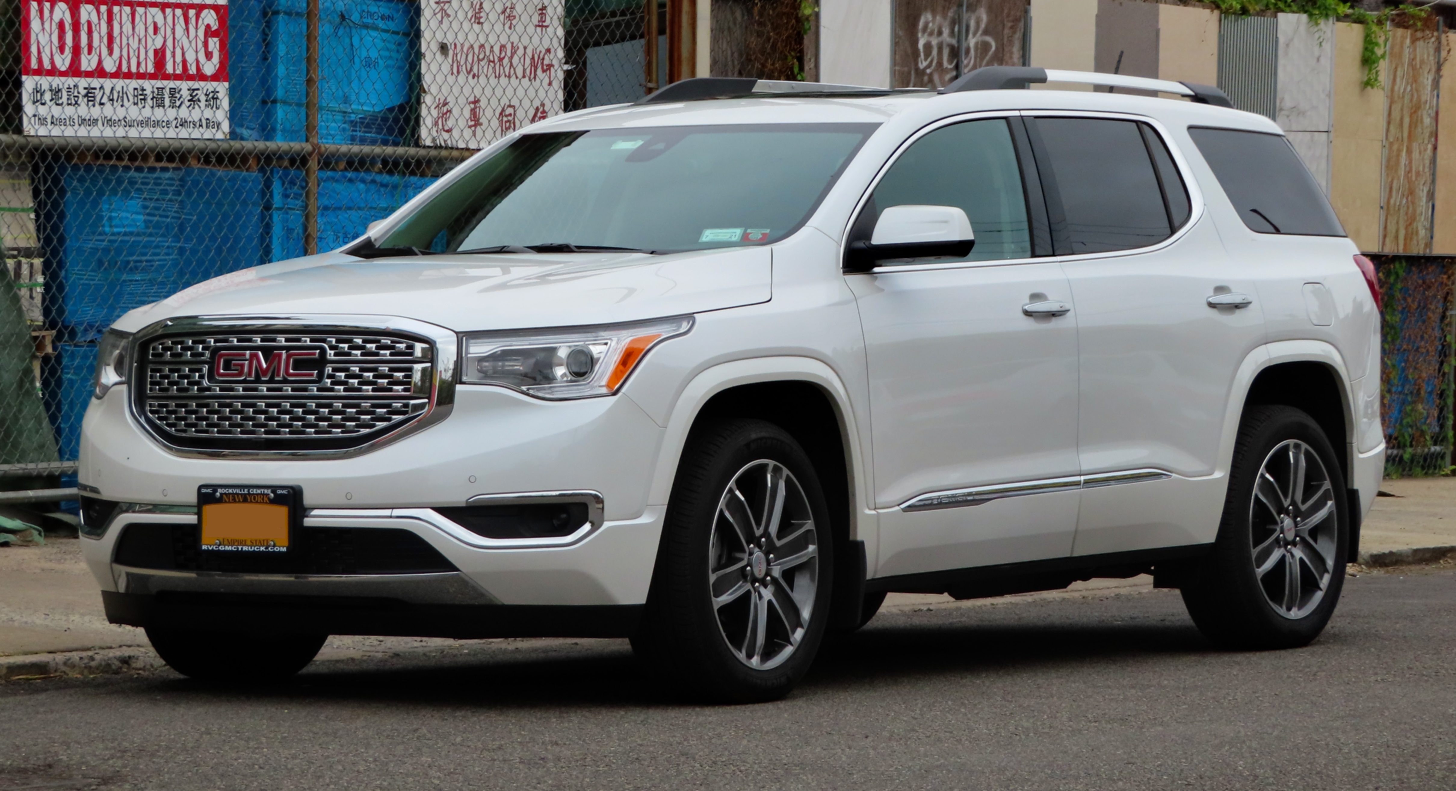 2019_GMC_Acadia_Denali_AWD%2C_front_10.11.19.jpg