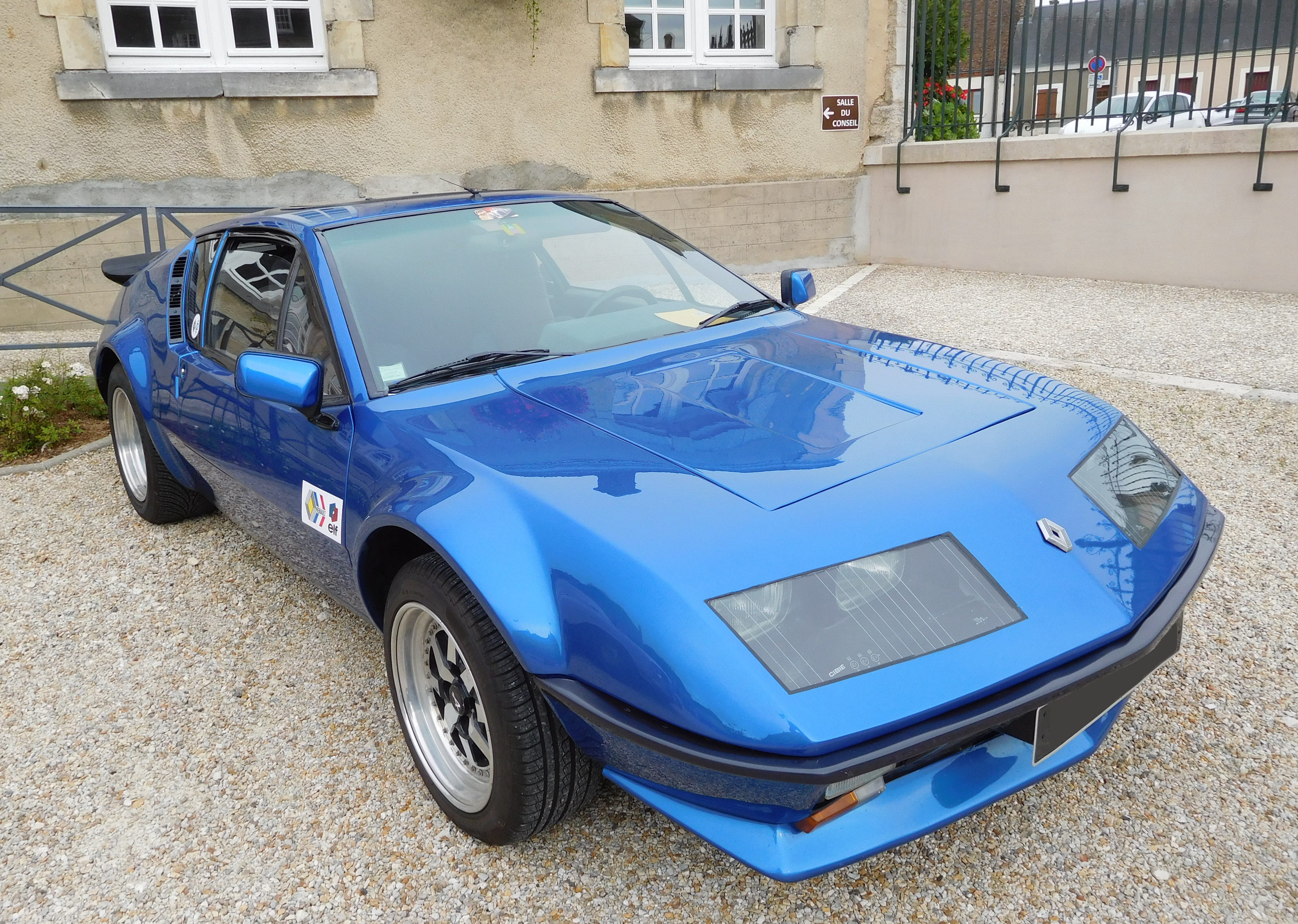 Alpine_A310%2C_logo_at_right_side.jpg