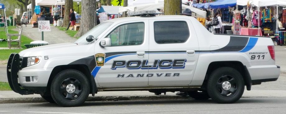 Hanover%28NH%29_Police_Honda_Ridgeline_%285748632952%29.jpg