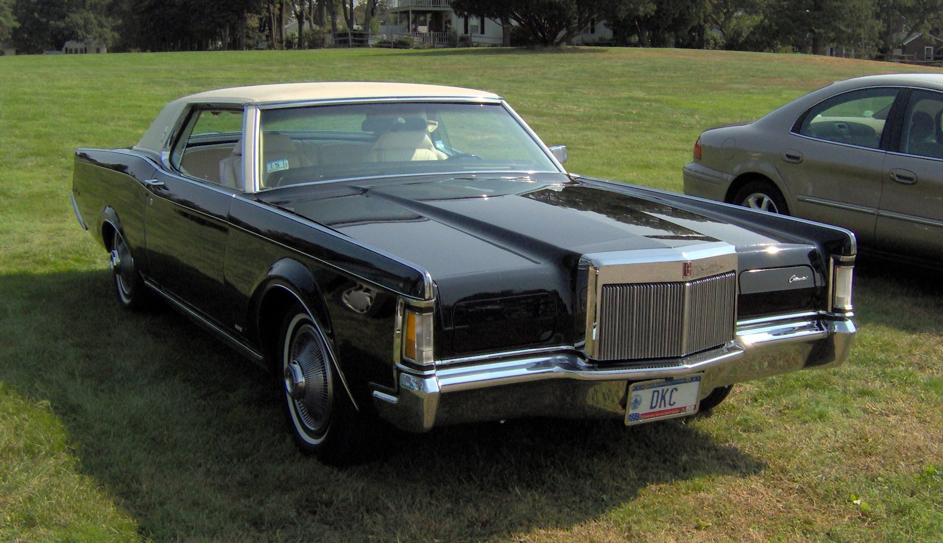 1969_Lincoln_Continental_Mark_III.JPG