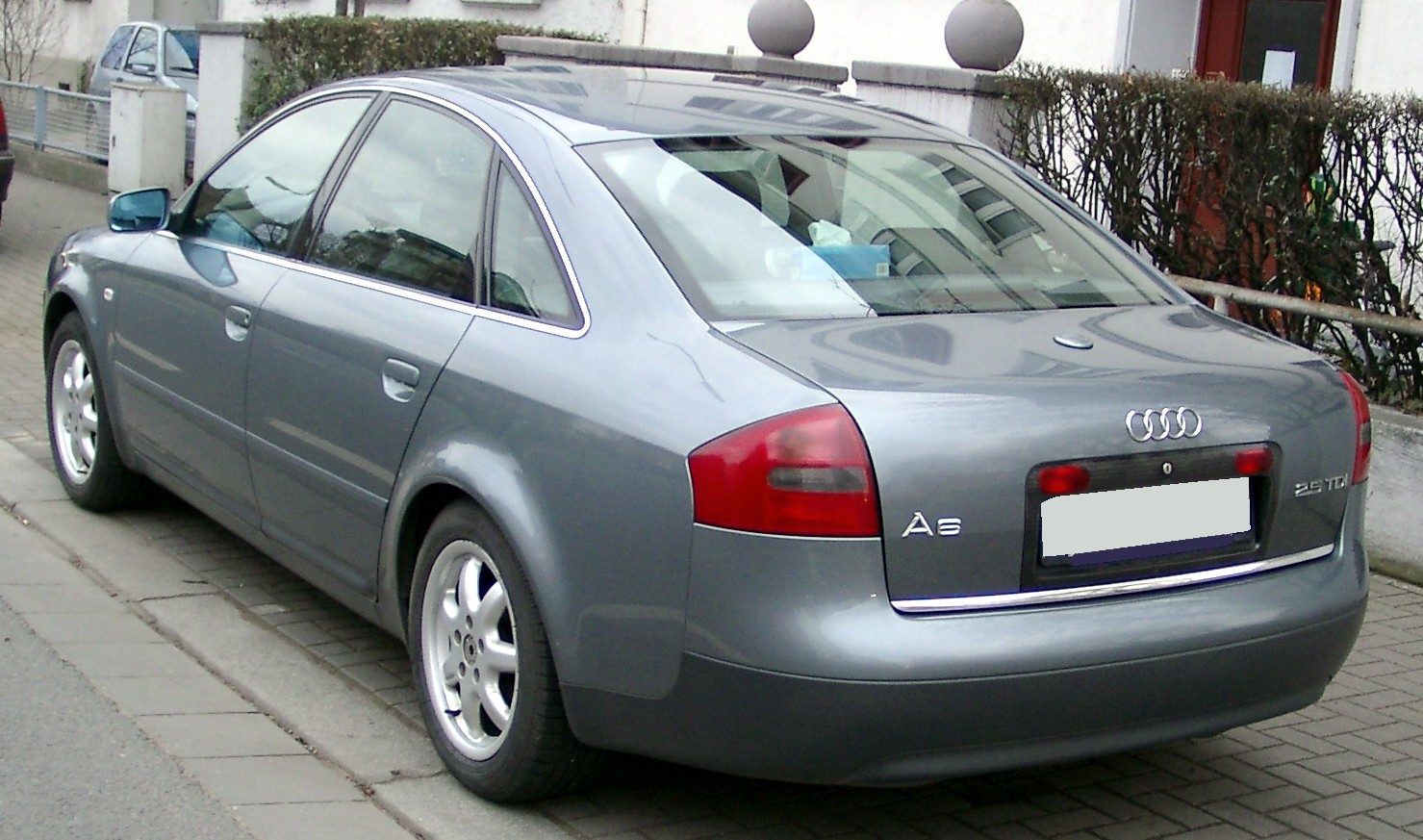 Audi_A6_C5_rear_20080121.jpg