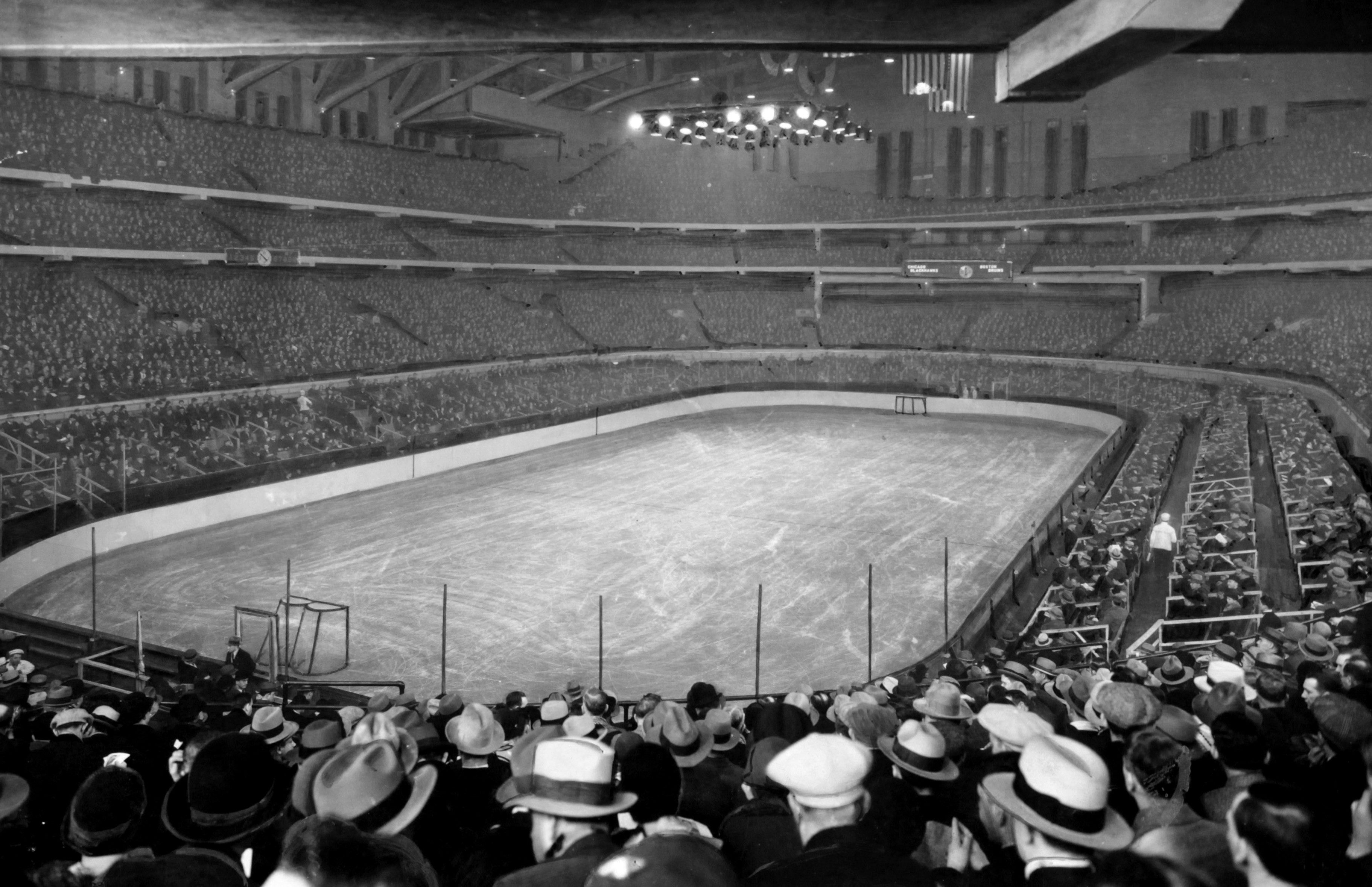 Chicago_Stadium_1930.jpeg