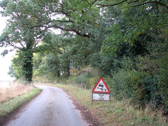 Mud_on_Road_-_geograph.org.uk_-_1539450.jpg