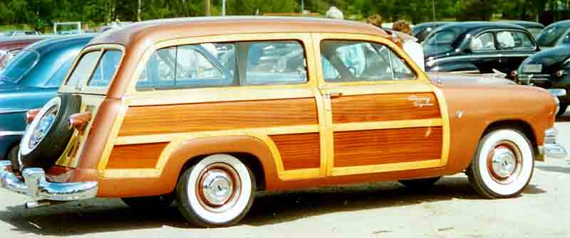 1951_Ford_79_Custom_Country_Squire_Station_Wagon.jpg