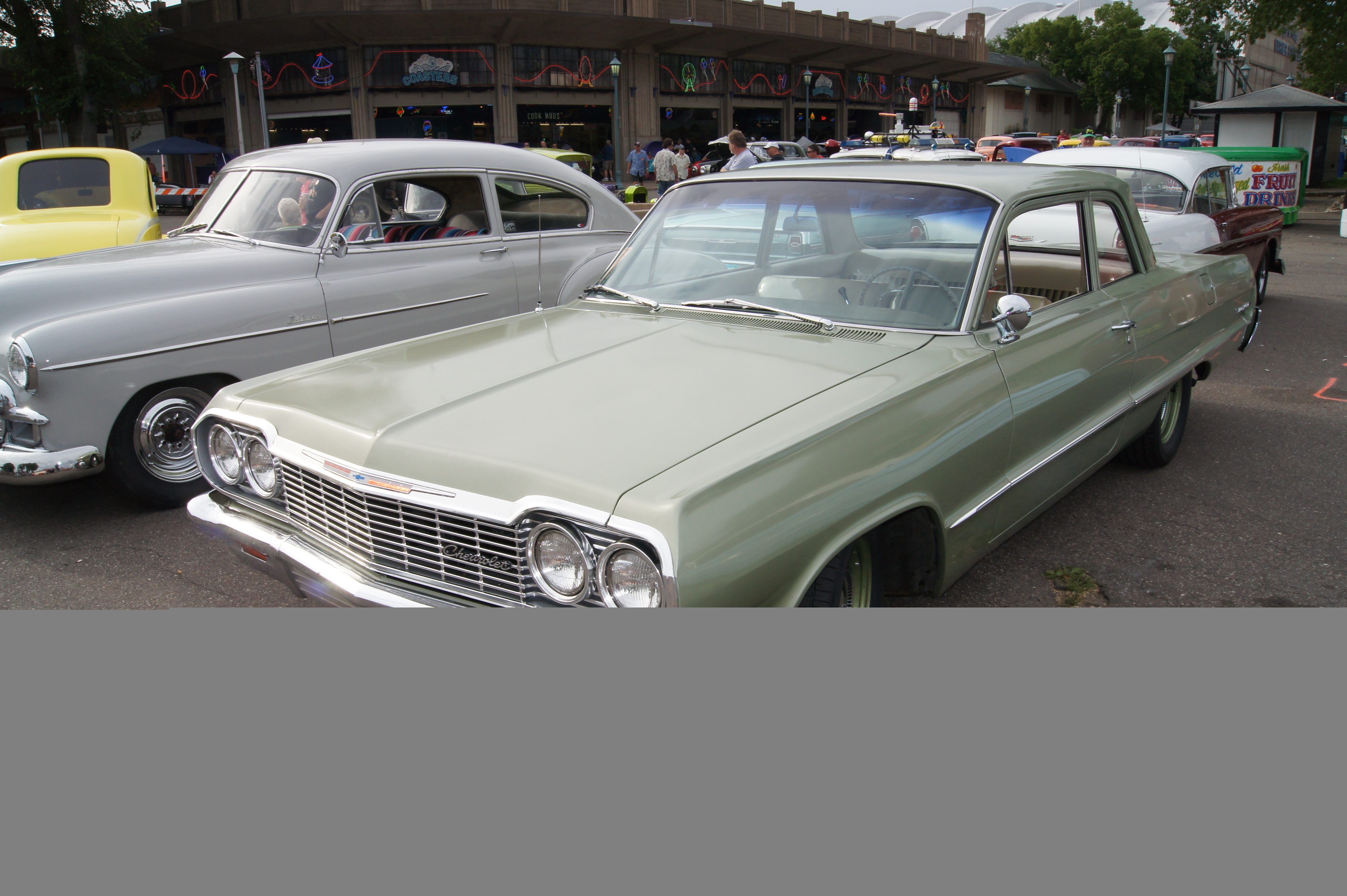 Flickr_-_DVS1mn_-_64_Chevrolet_Biscayne_(8).jpg