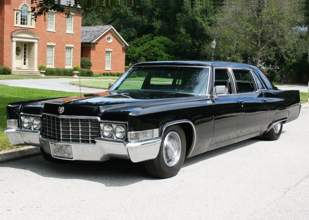 1969_Cadillac_Fleetwood_75_-_Flickr_-_denizen24_(4).jpg