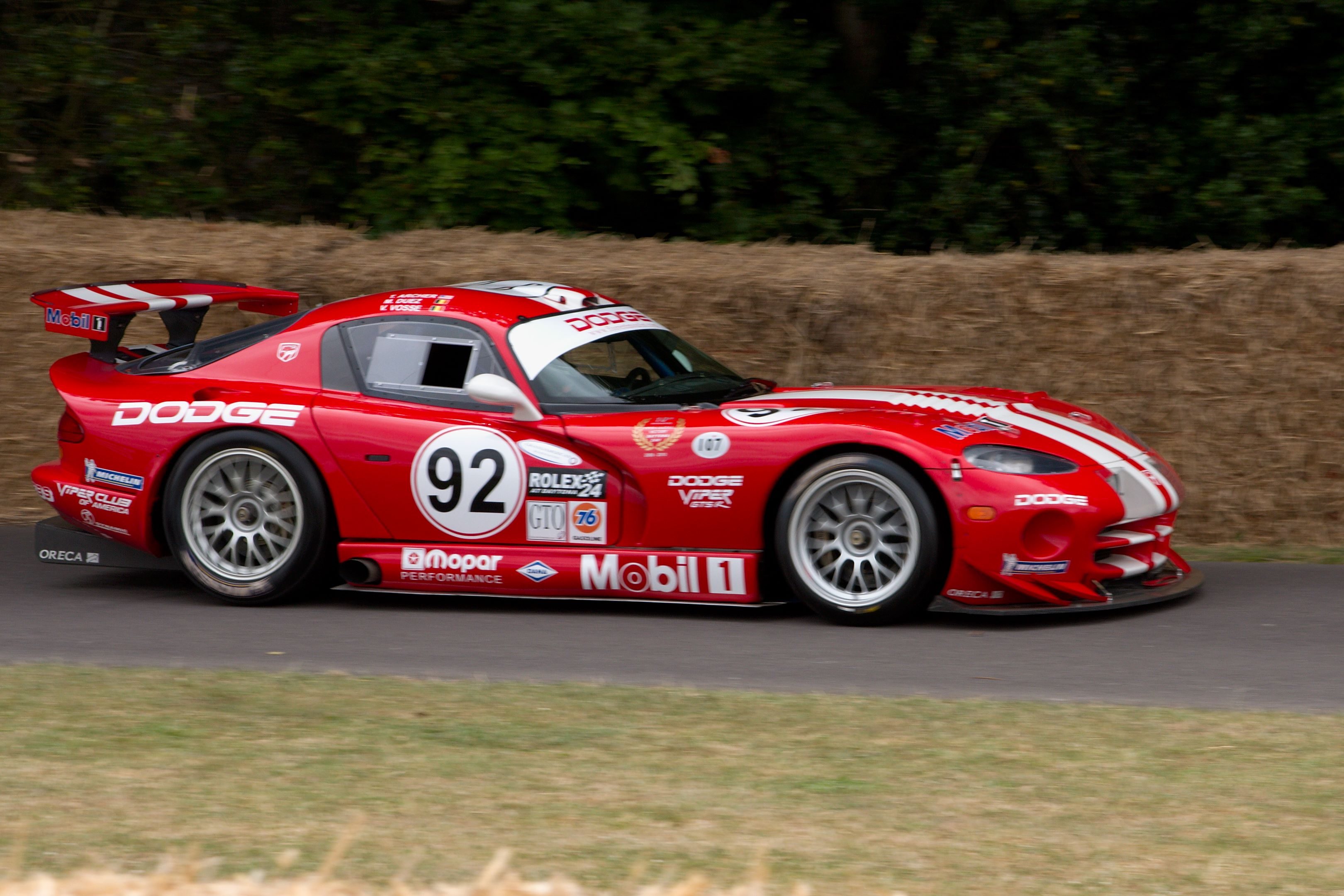 Chrysler_Viper_GTS-R_-_Flickr_-_andrewbasterfield.jpg