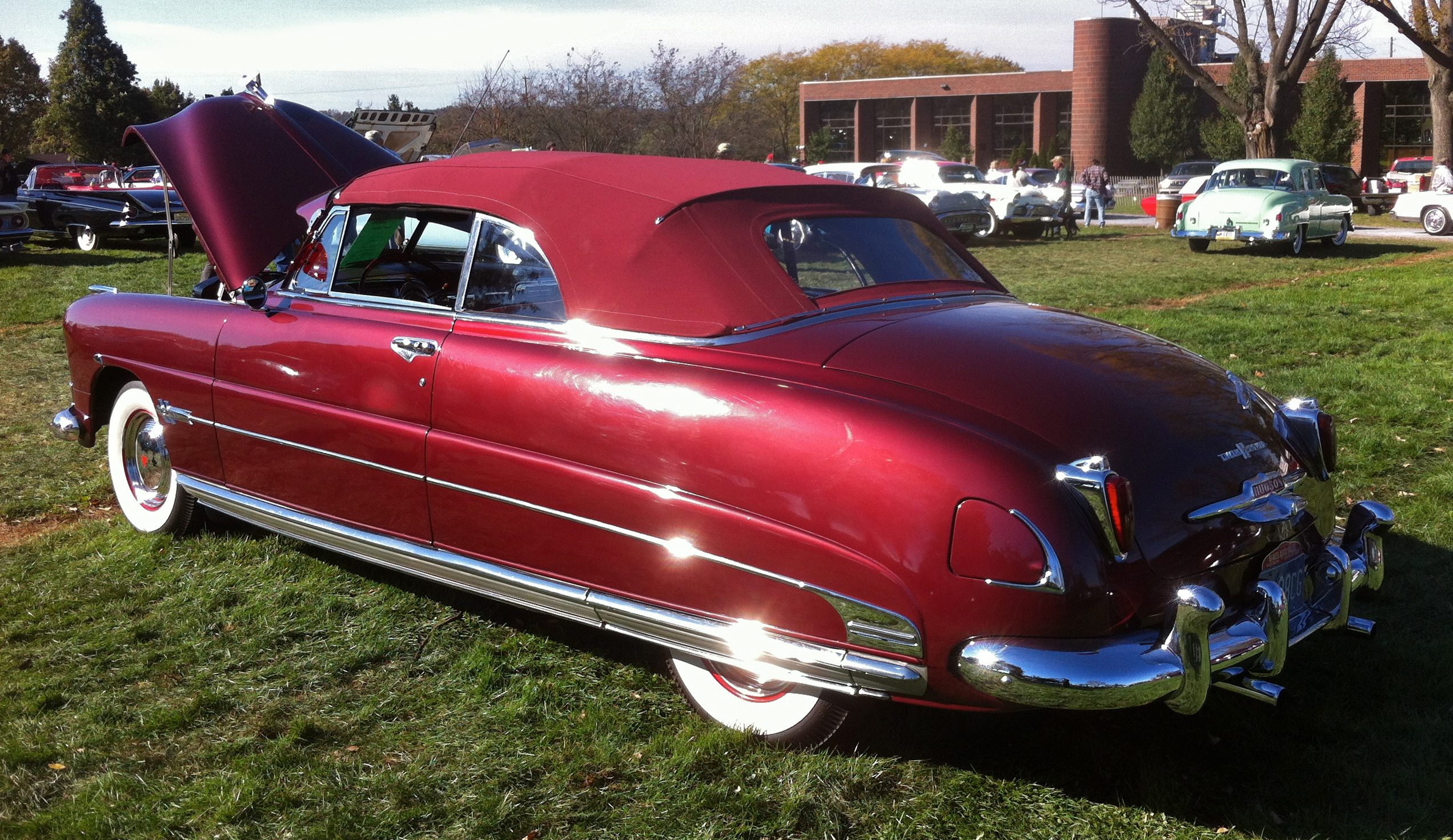 1951_Hudson_maroon_convertible_Hershey_2012_a.jpg