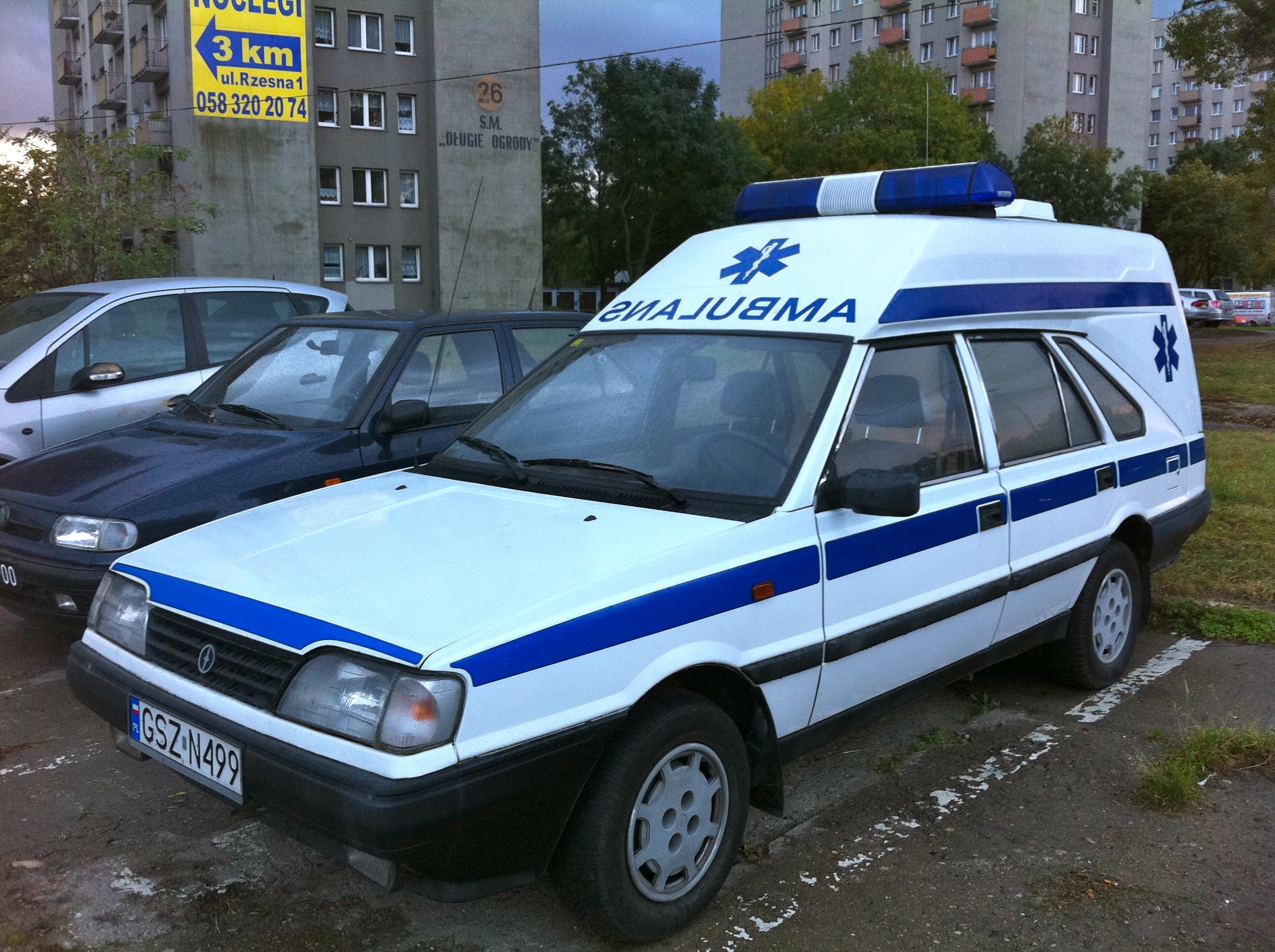 FSO_Polonez_Cargo_based_ambulance_in_Gdansk.jpg