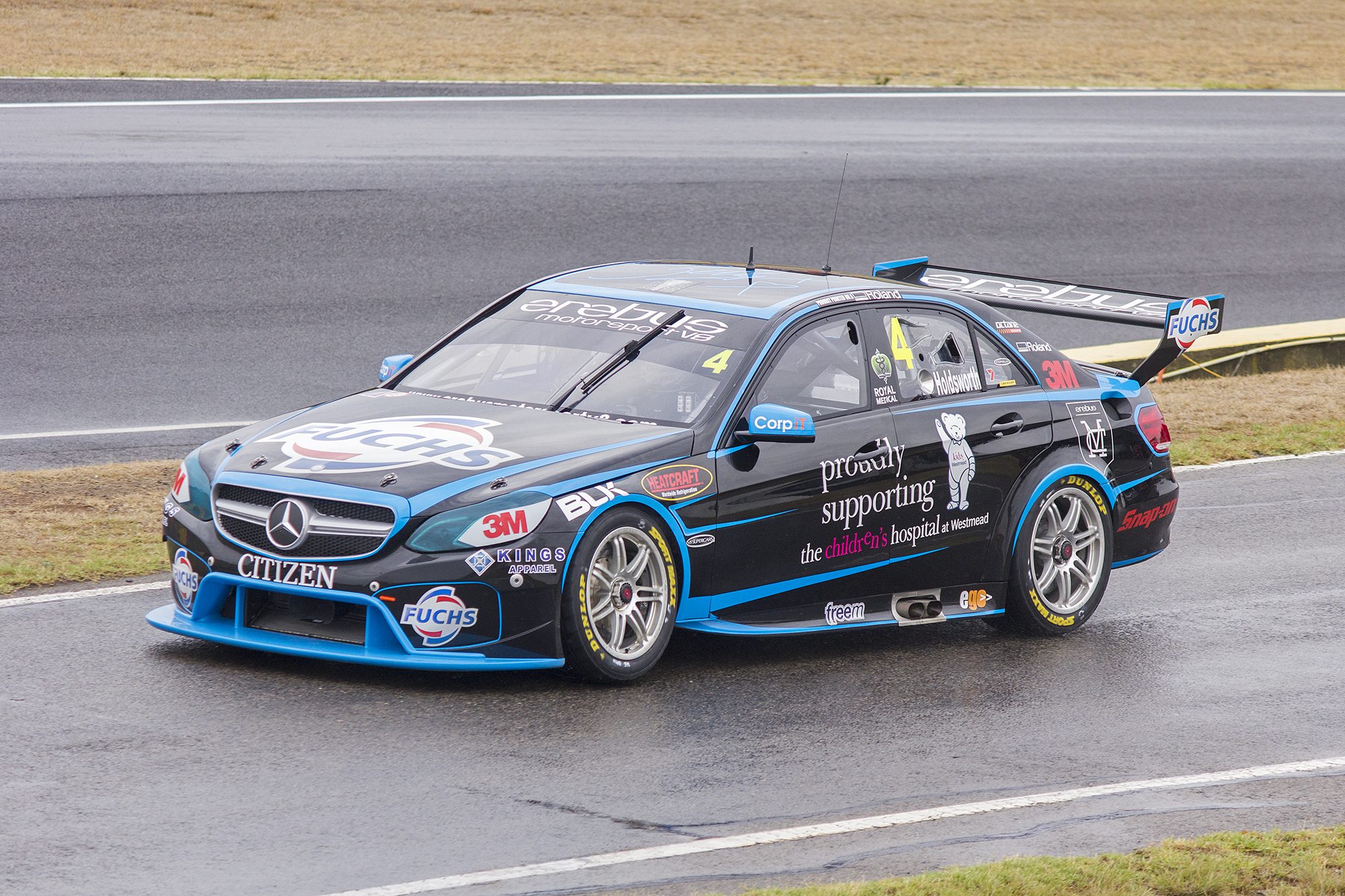 Lee_Holdsworth_in_Erebus_Motorsport_car_4%2C_departing_pitlane_during_the_V8_Supercars_Test_Day.jpg