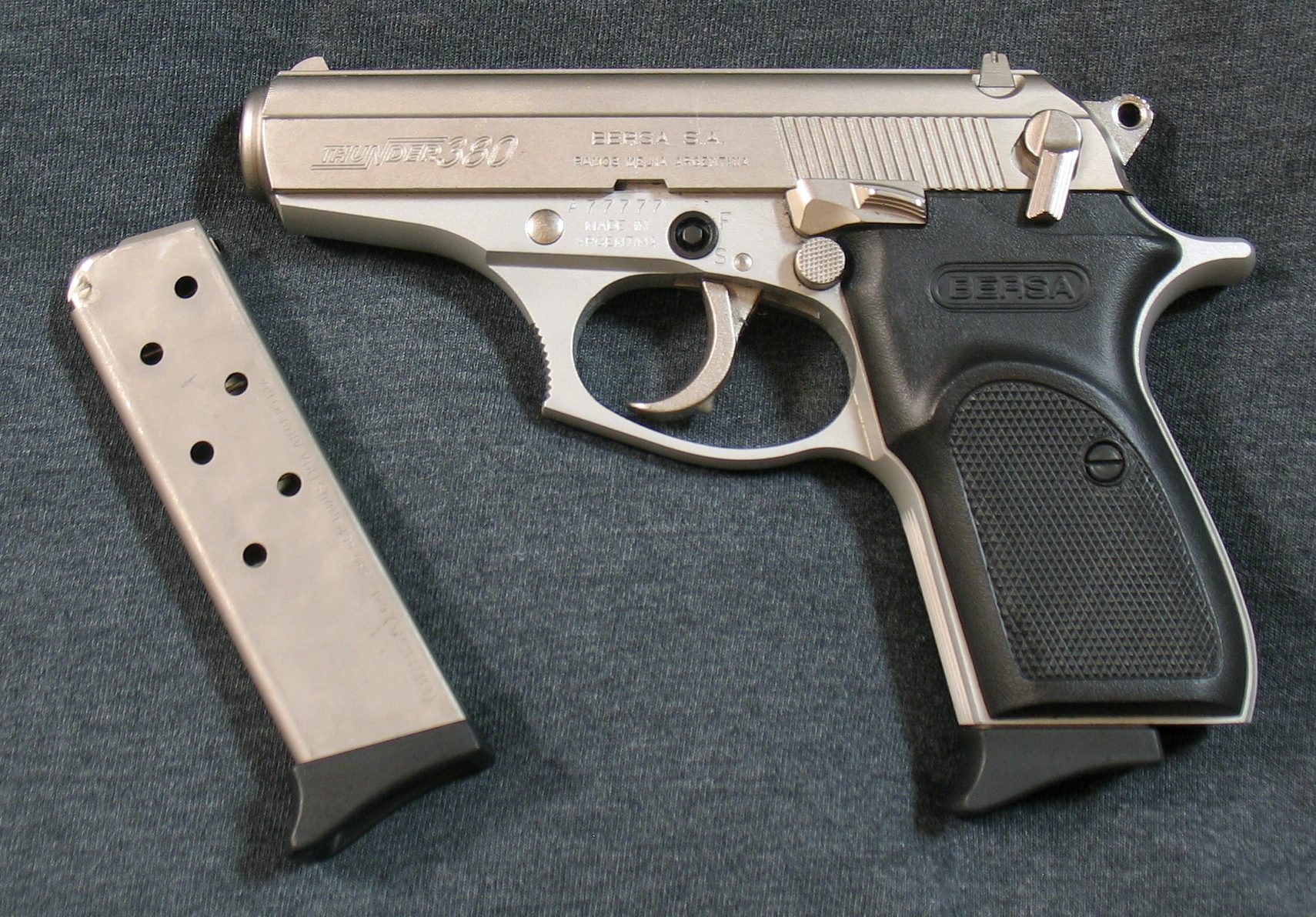 Bersa_Thunder_380_nickel.jpg