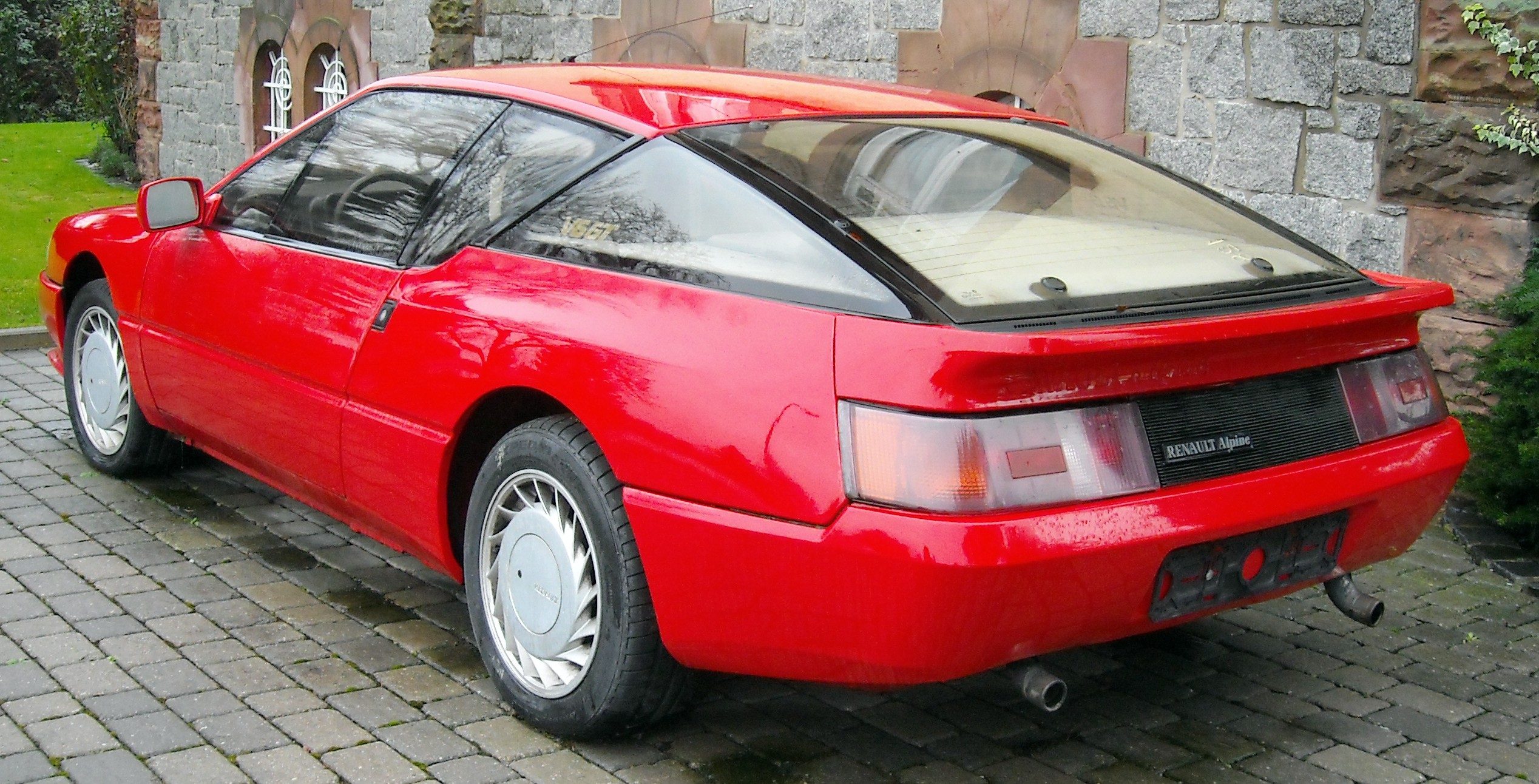 Renault_Alpine_GTA_rear_20081206.jpg