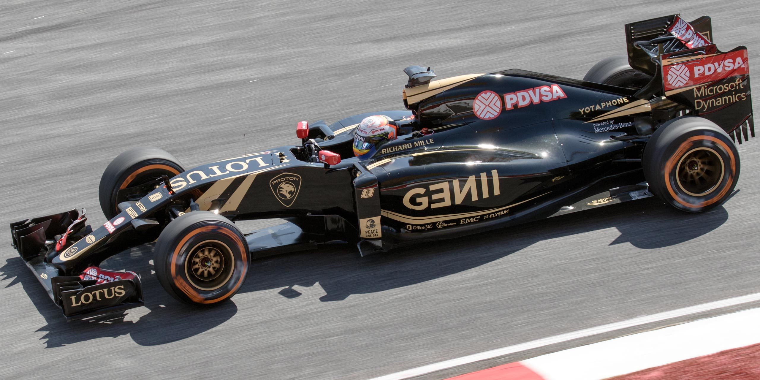 Romain_Grosjean_2015_Malaysia_FP1.jpg