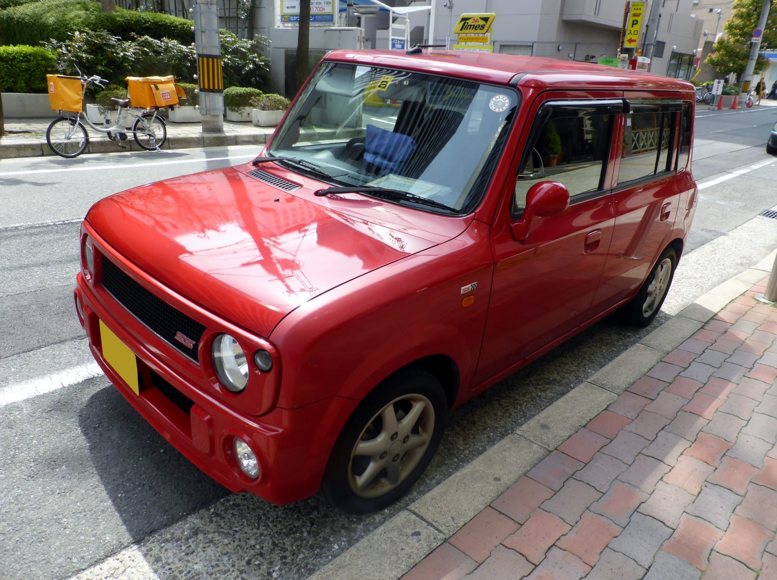 Suzuki_ALTO_Lapin_SS_%28HE21S%29_front.JPG