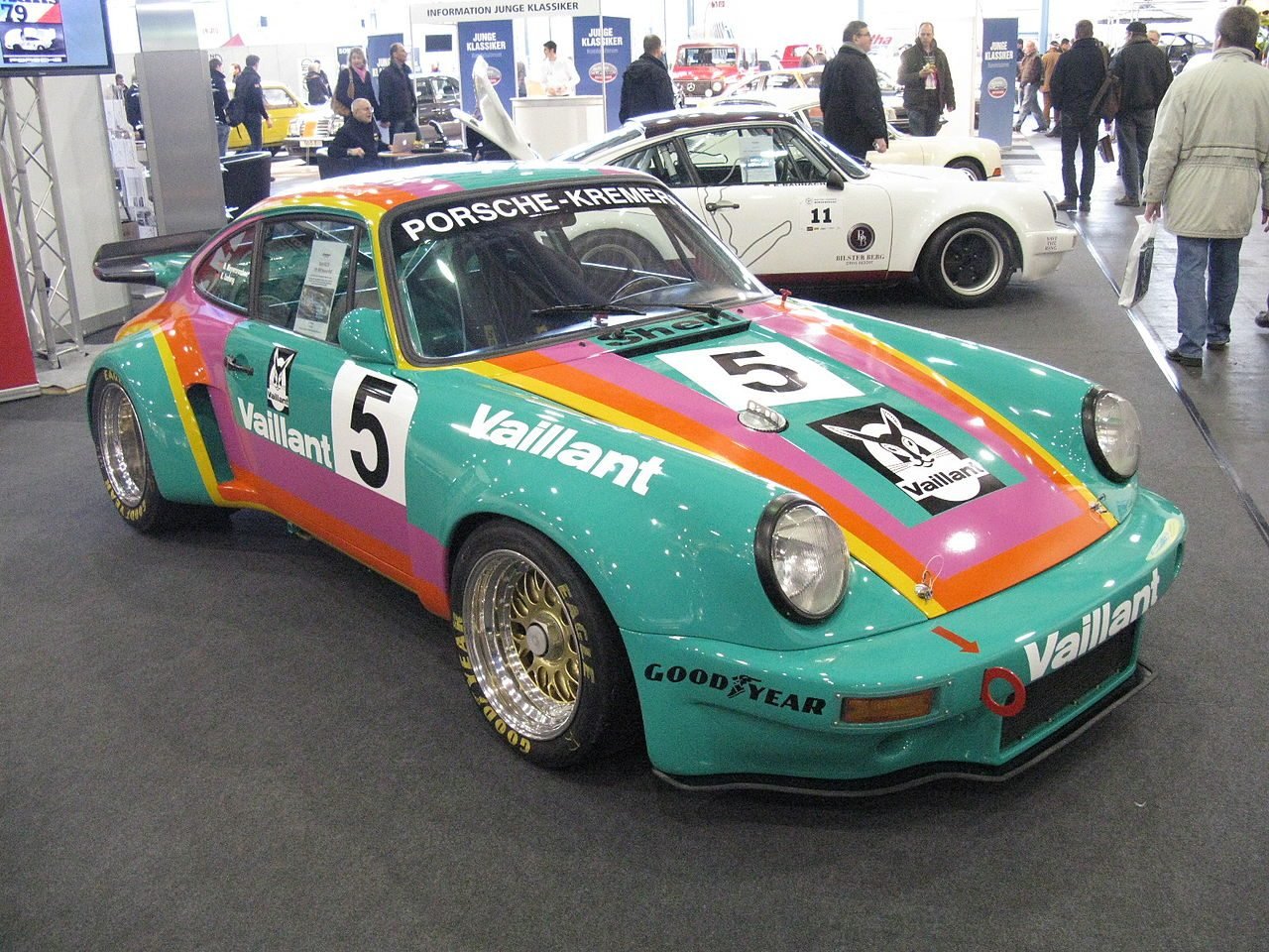 1280px-Porsche_911_RSR_Kremer_Racing_%286794071256%29.jpg