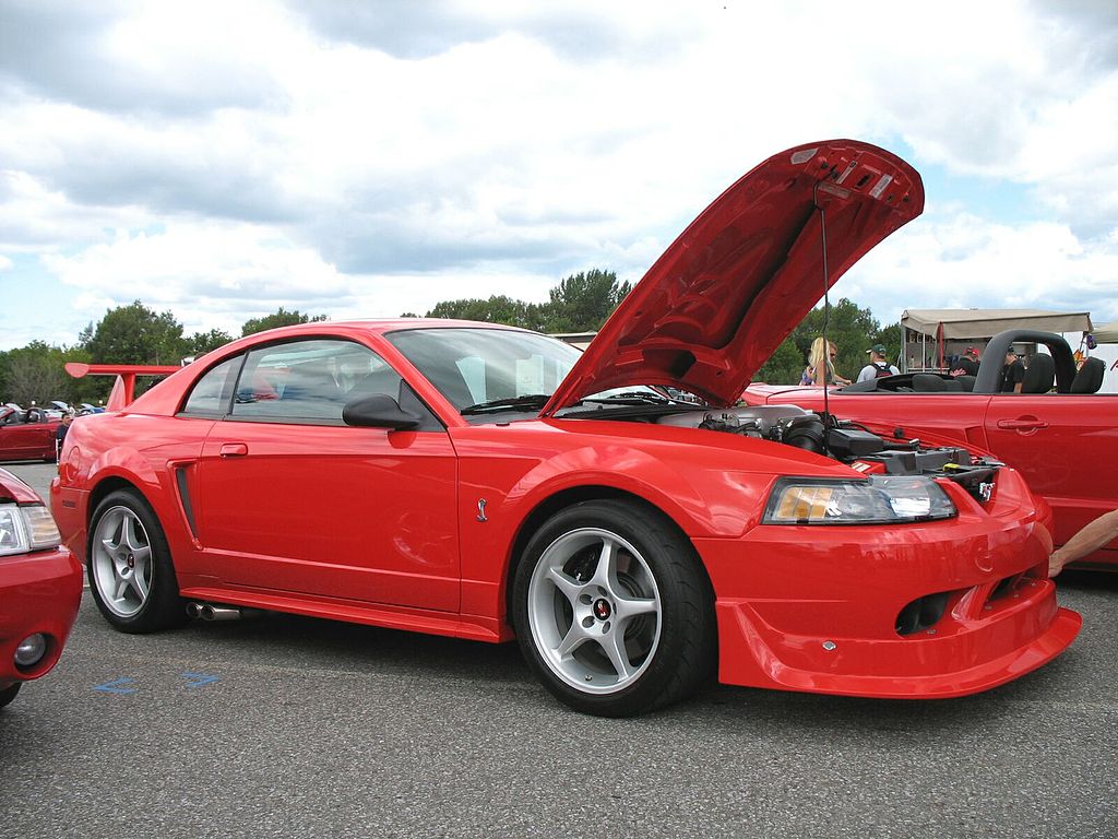 1024px-Ford_Mustang_SVT_Cobra.jpg