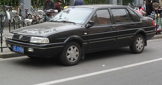 640px-Volkswagen_Santana_2000_01_China_2012-04-08.JPG