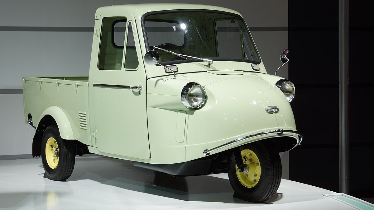 1200px-Daihatsu_Midget_right_front_view_at_10th_Osaka_Motor_Show_December_10%2C_2017_02.jpg