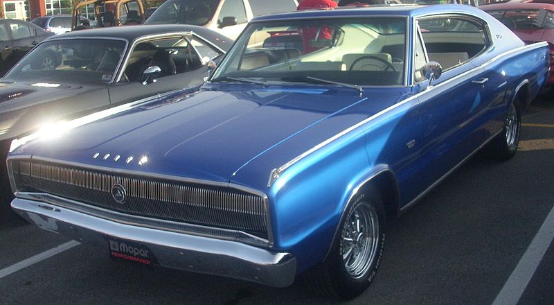 800px-Dodge_Charger_383_%28Centropolis_Laval_%2710%29.jpg