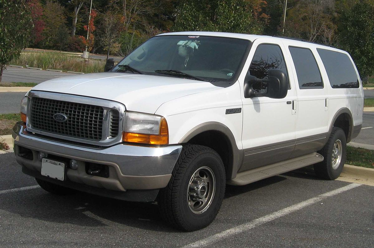 1200px-2000-04_Ford_Excursion.jpg