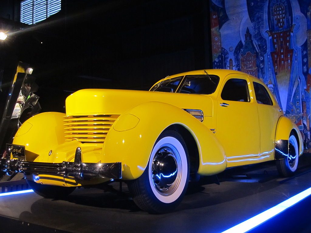 1024px-Cord_812_Yellow.jpg