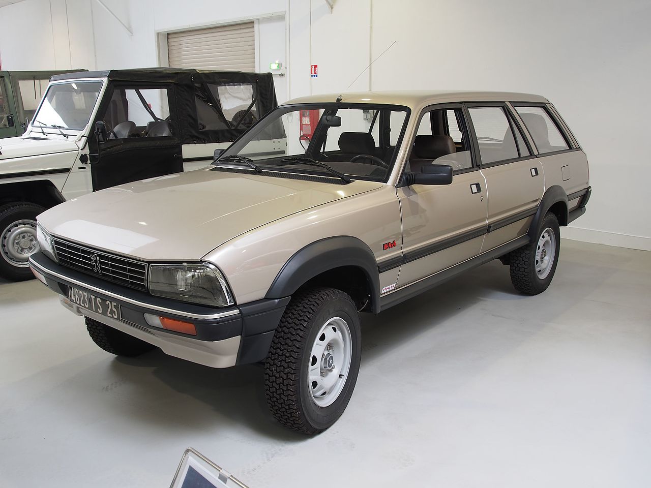 1280px-Peugeot_505_4x4_Dangel_photo_4.JPG