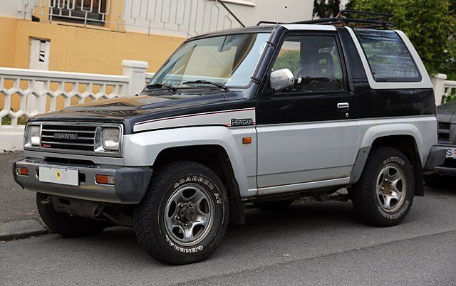 640px-1990_Daihatsu_Feroza_1.6_EL-II_%28F300%29.jpg