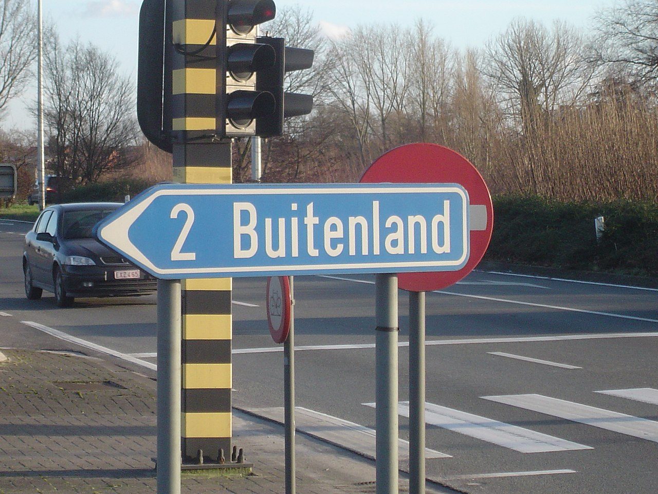 1280px-Wegwijzer_naar_Buitenland.jpg