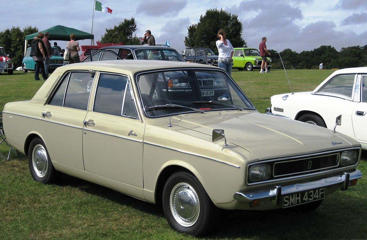 1280px-Hillman_Hunter_with_second_of_the_four_fronts_1725cc_first_registered_October_1967.JPG